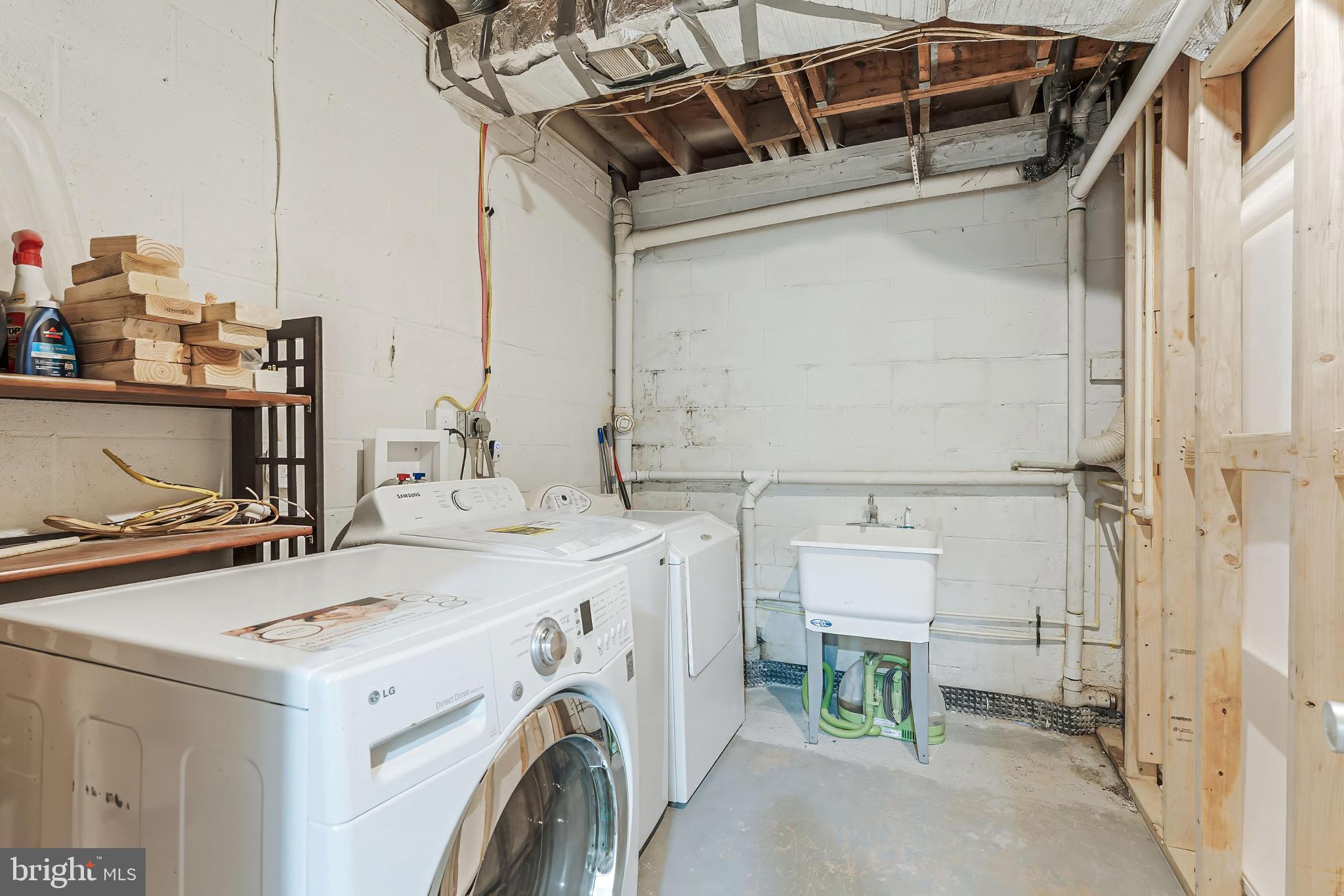 BENTANA WOODS - Residential