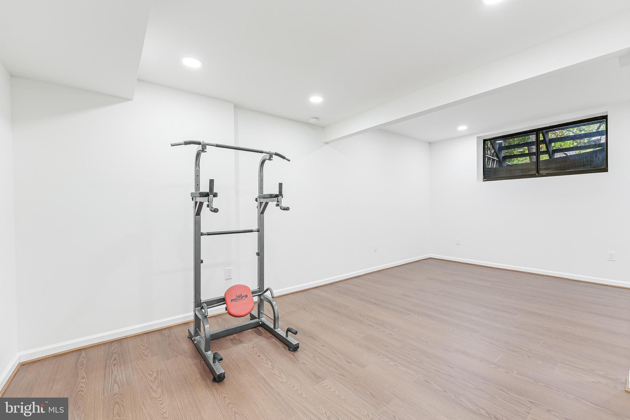 BENTANA WOODS - Residential