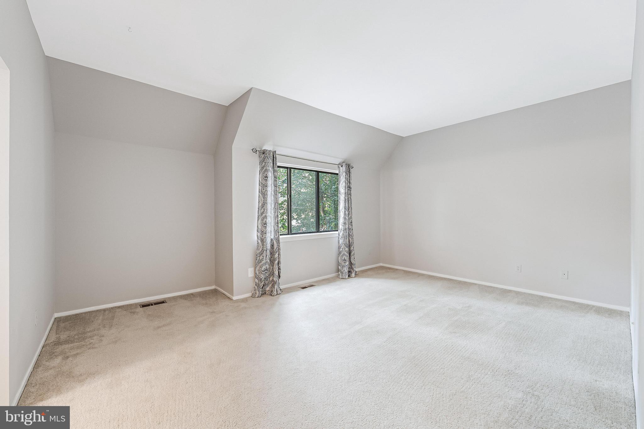 BENTANA WOODS - Residential