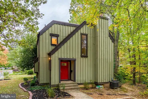 1540 Scandia Circle, Reston, VA MLS: VAFX2274246