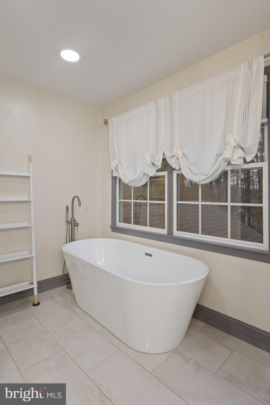 FOX POINT - Residential