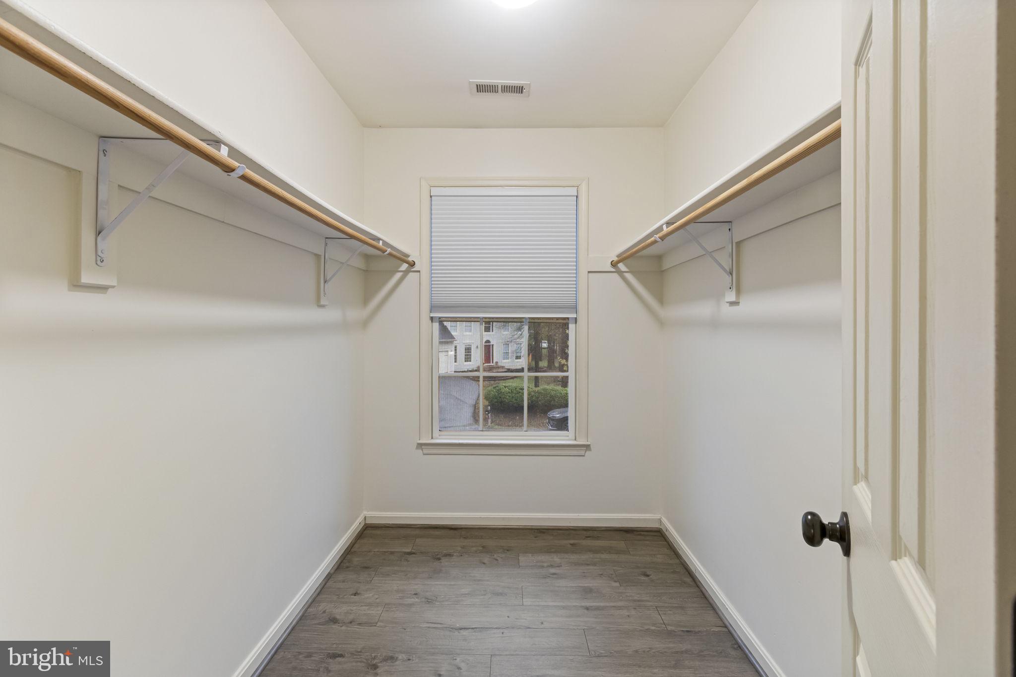 FOX POINT - Residential