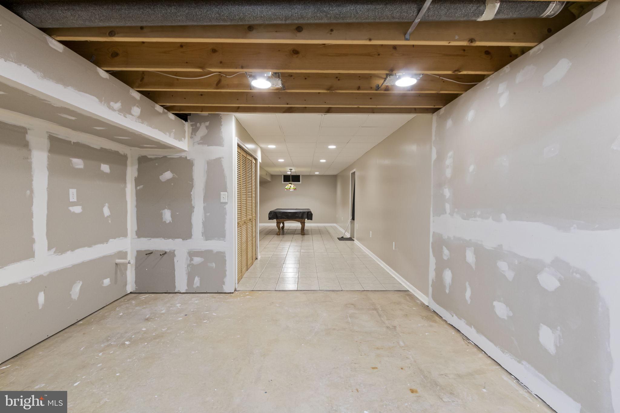 FOX POINT - Residential