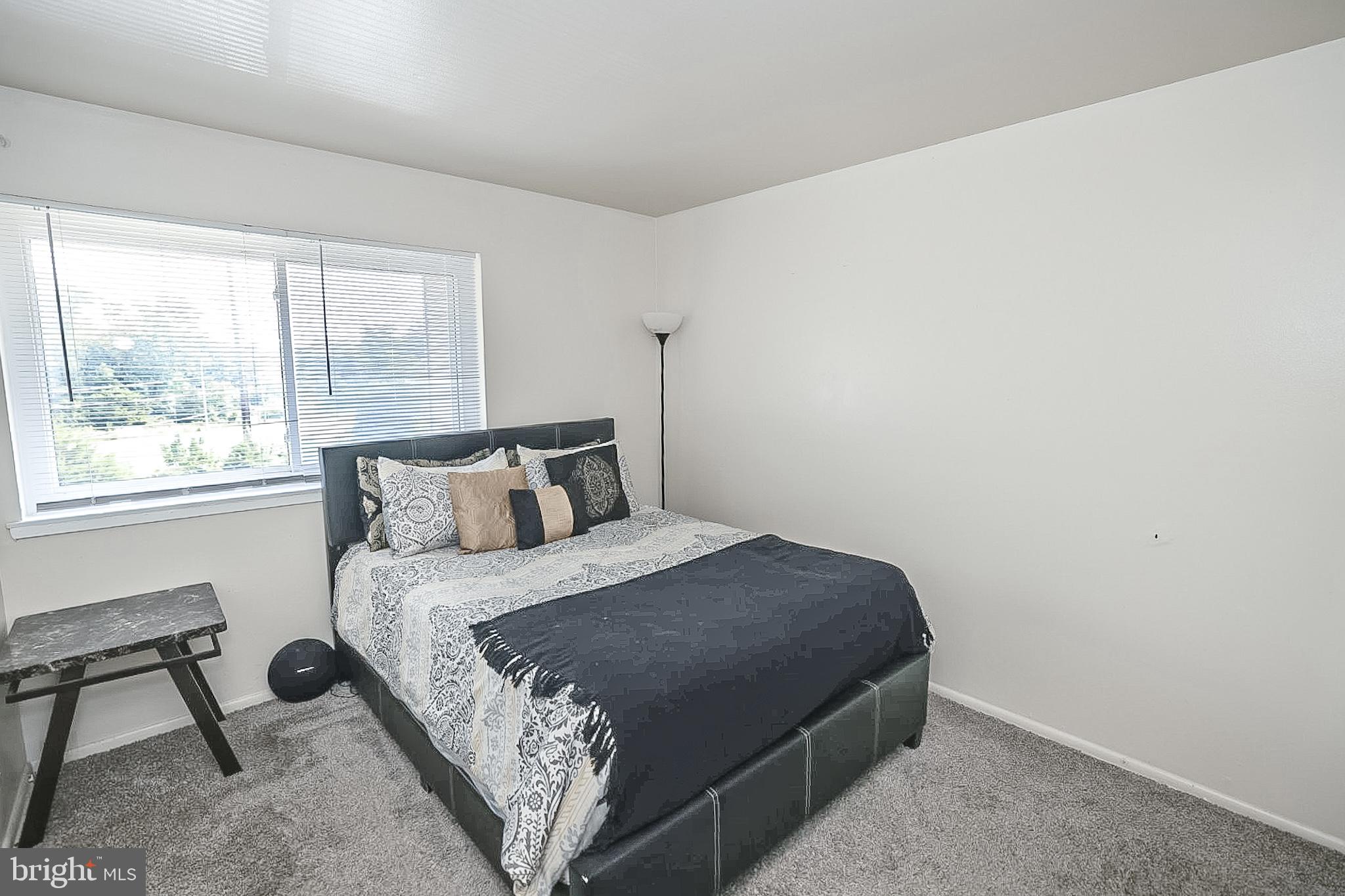 PINE CONDOMINIUM - Residential