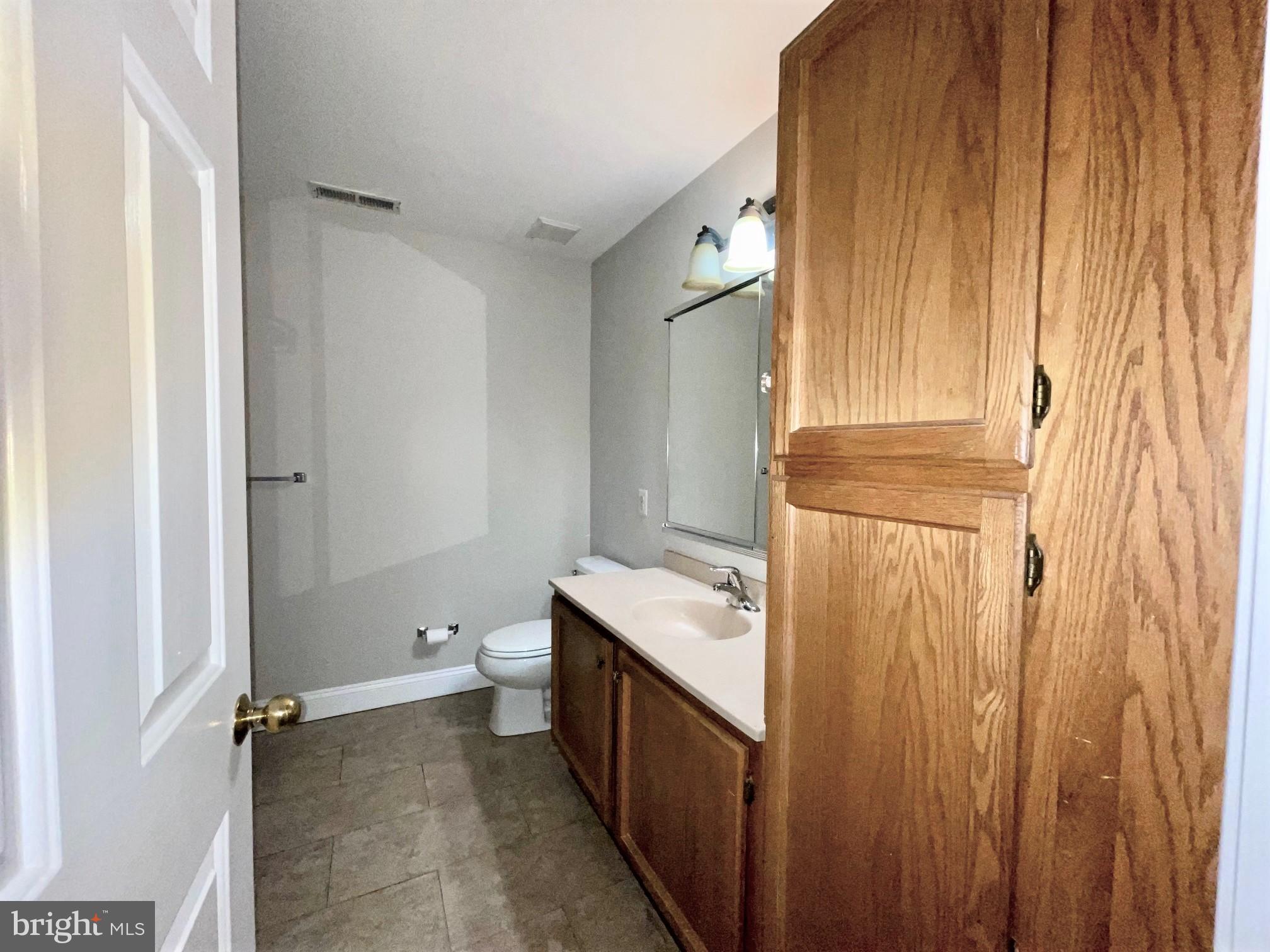 MAKEFIELD GLEN - Residential Lease