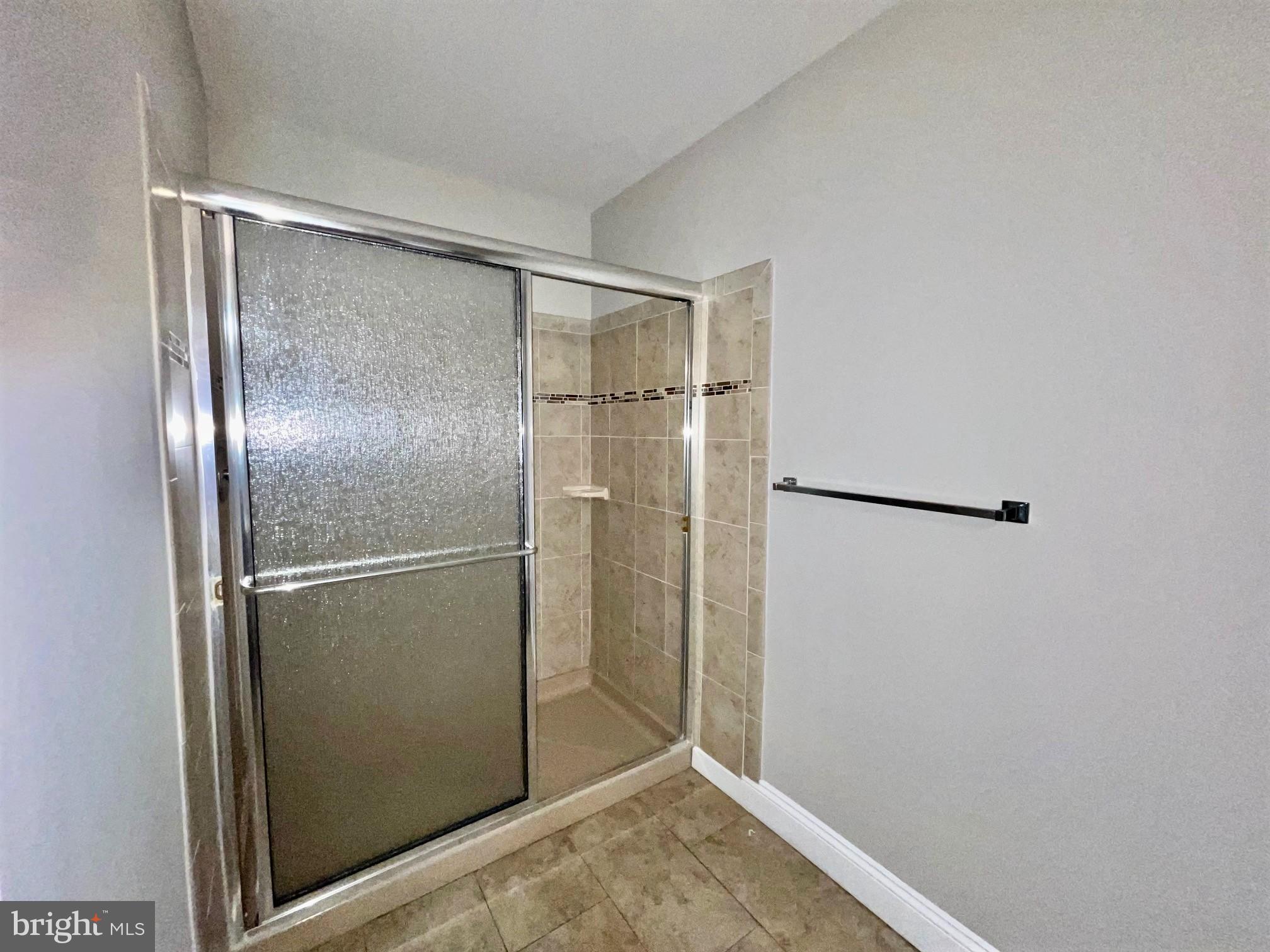 MAKEFIELD GLEN - Residential Lease