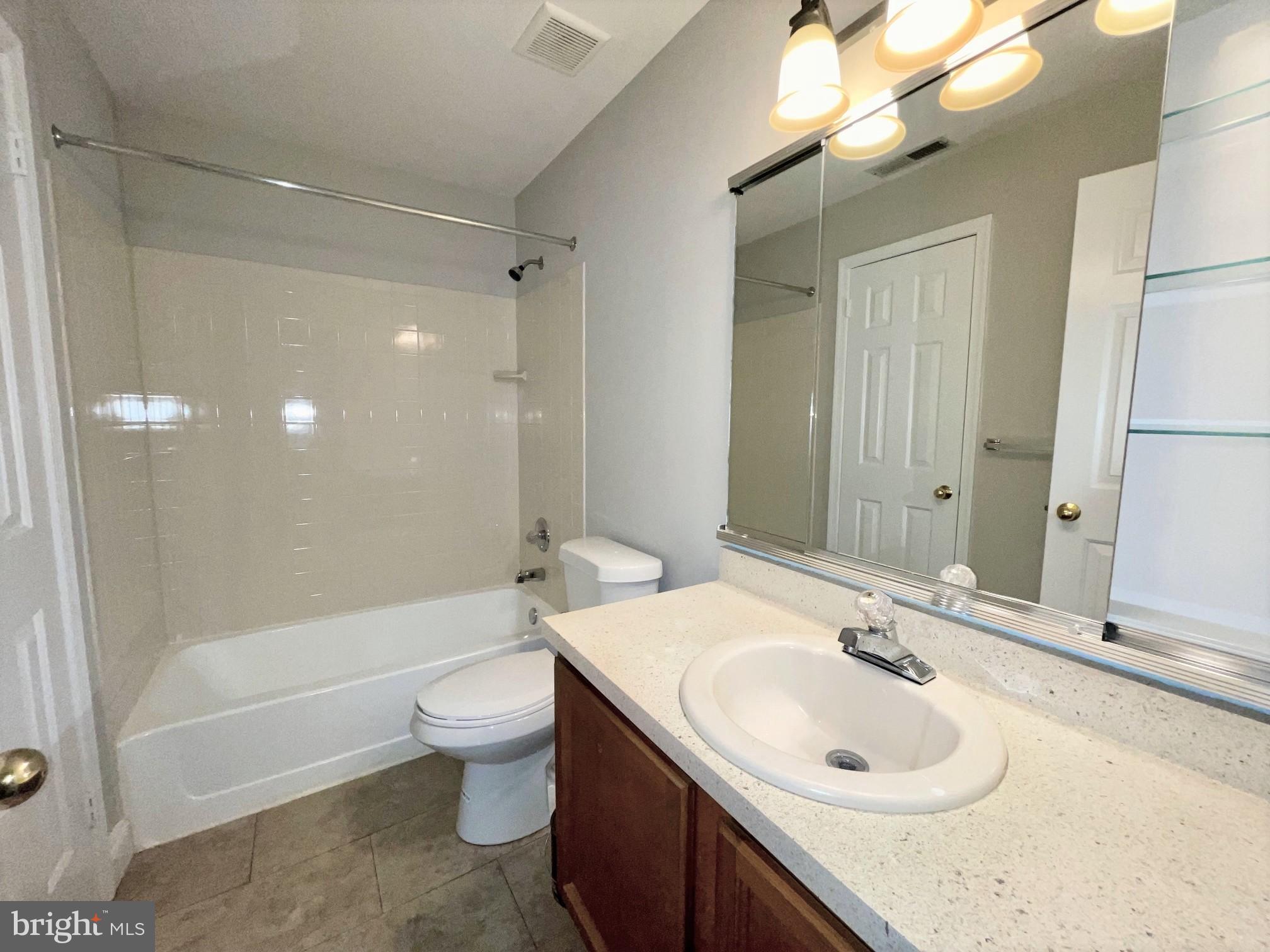 MAKEFIELD GLEN - Residential Lease