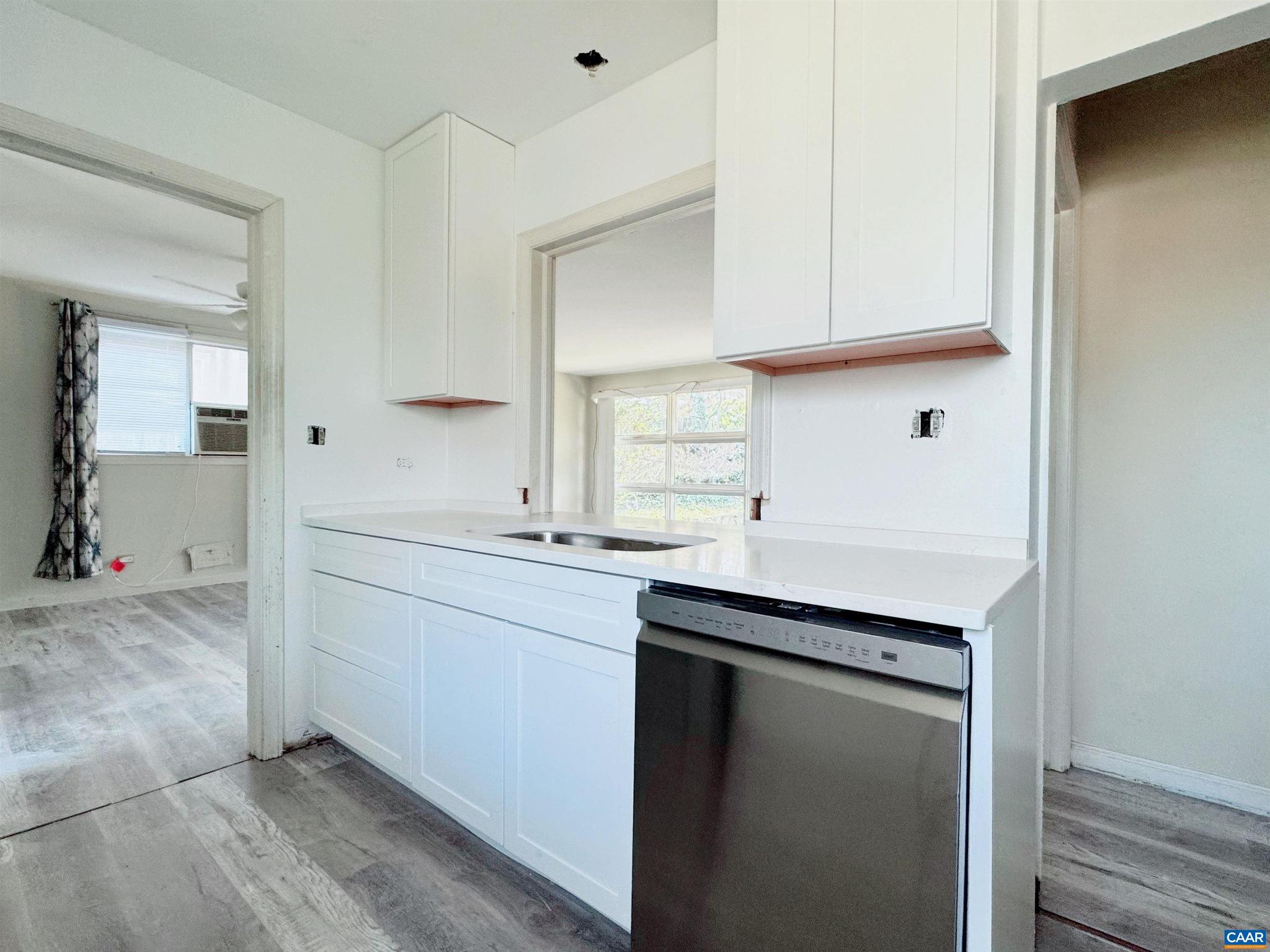 1715 A & B CHERRY AVE