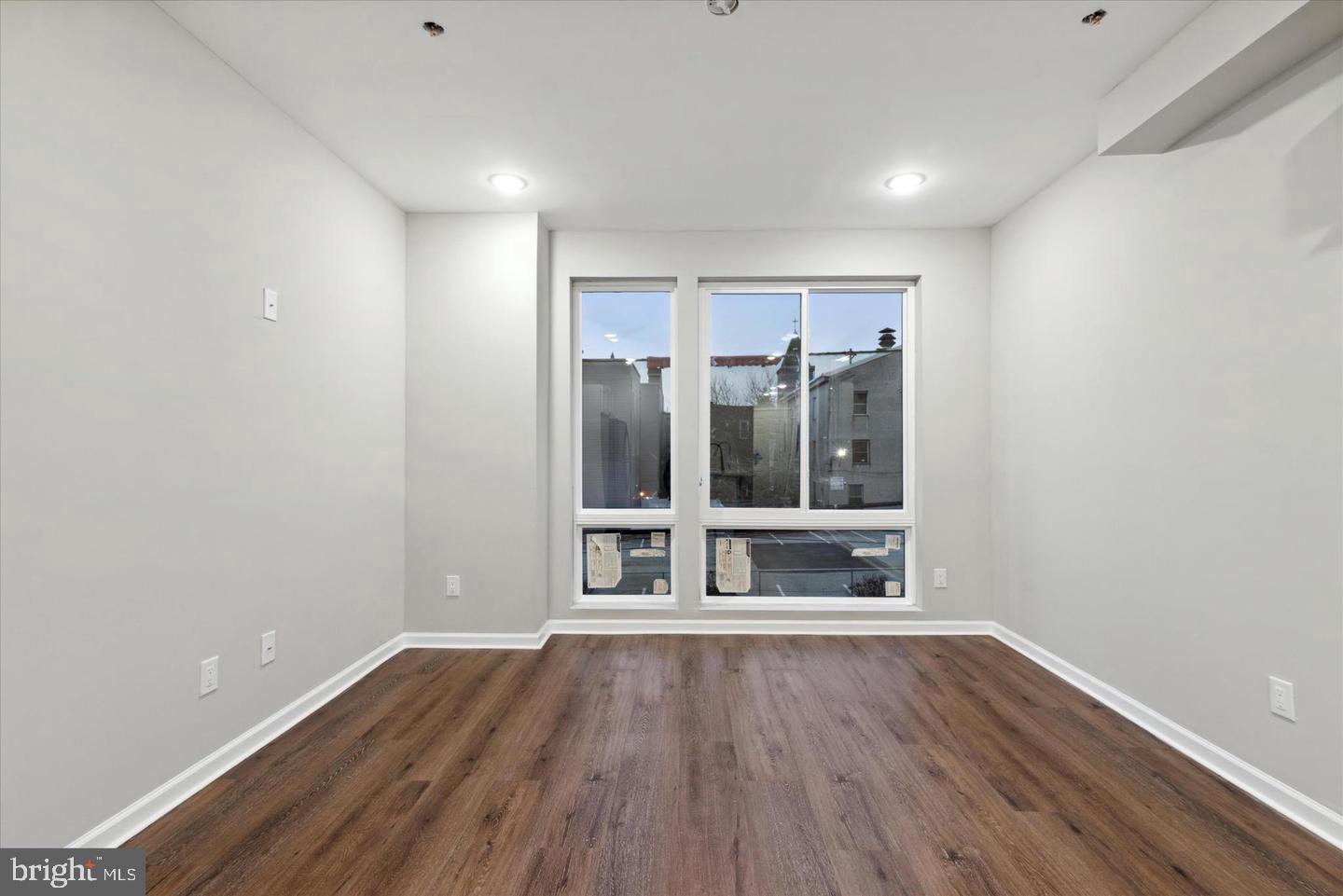 LUDLOW - Commercial Sale