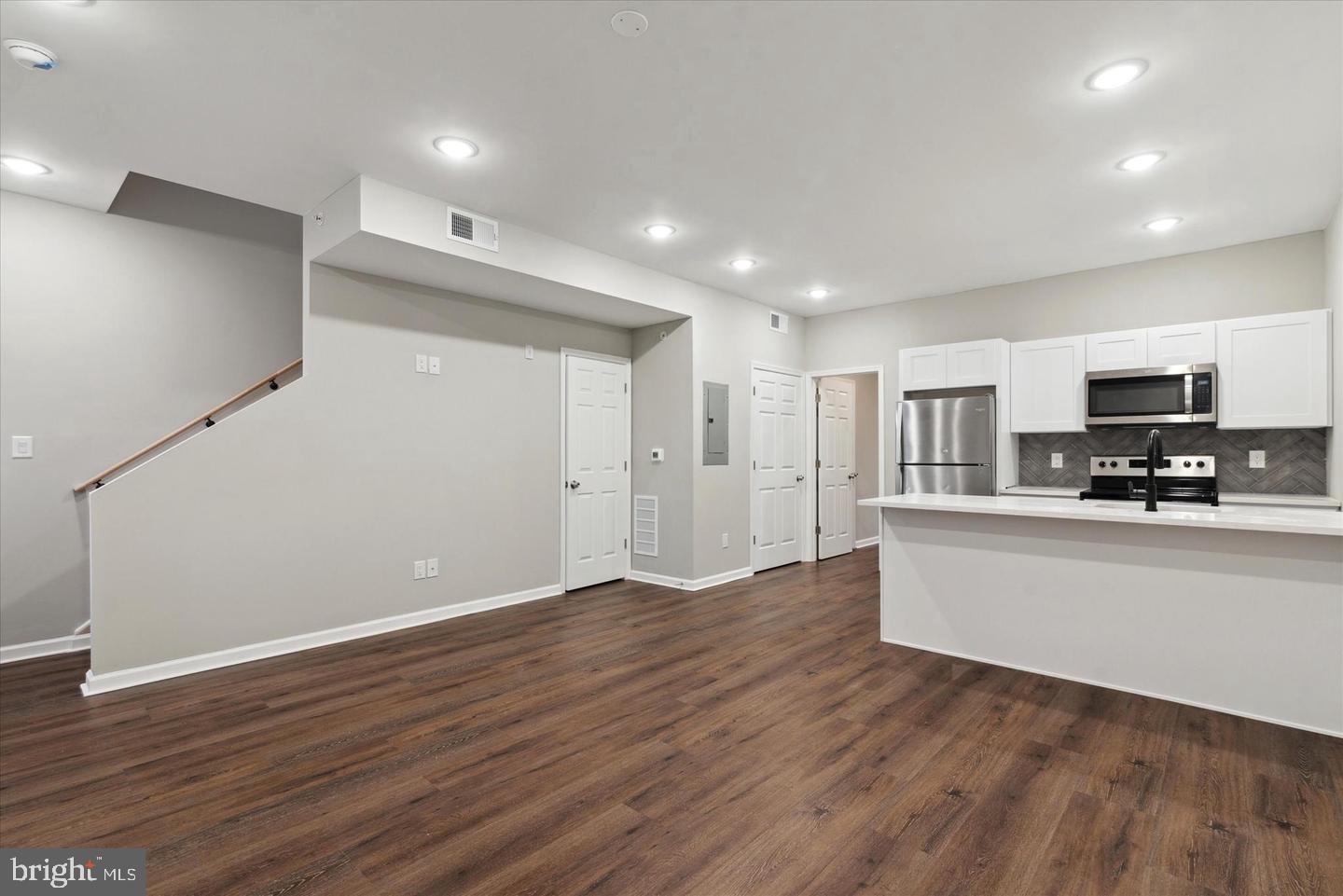 LUDLOW - Commercial Sale