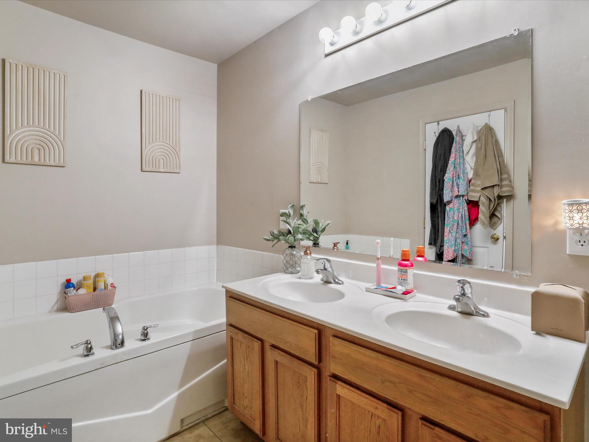 TOWNES OF INWOOD - Residential