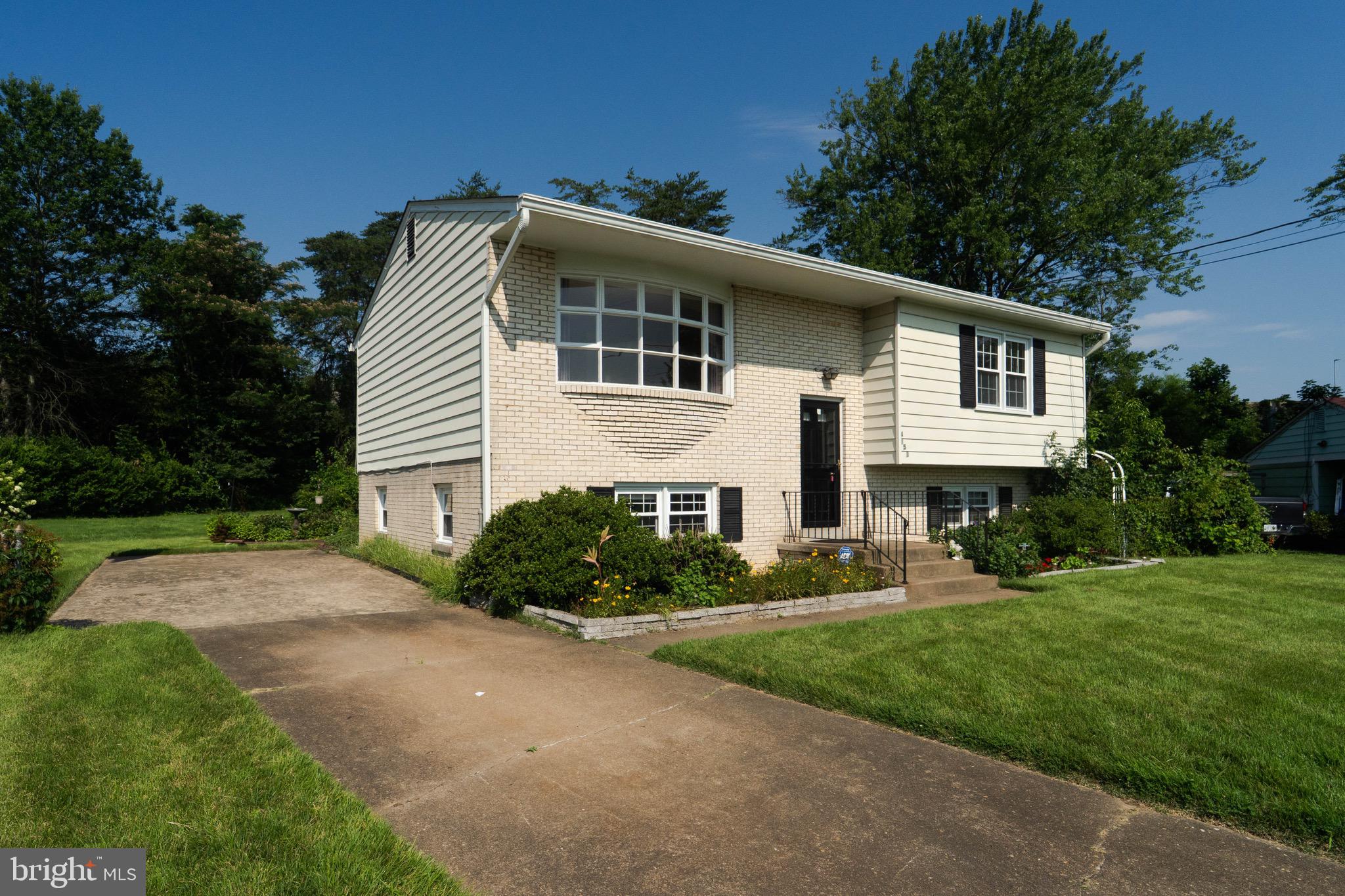 PRINCE WILLIAM ESTATES - Residential