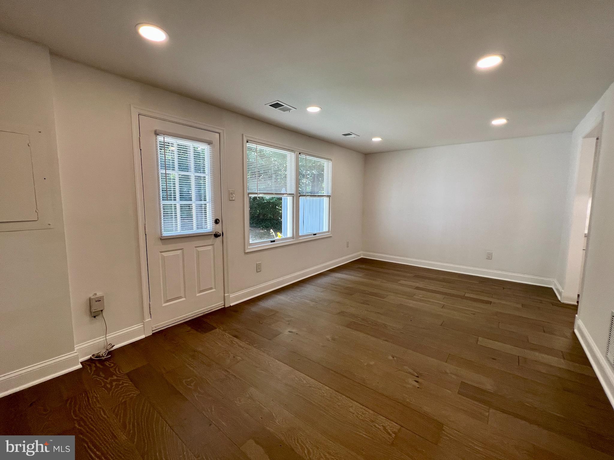 RESTON - Residential Lease