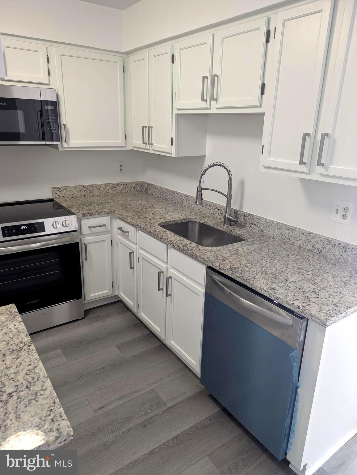 LAKE RIDGE - Residential