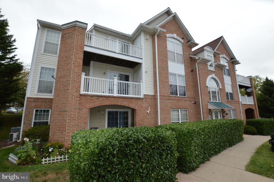 Newly Painted and Updated 2 Bedroom 2 Bath, 1st Floor Condo in the sought after Whittier Community. Available Now!!! Must See!!!