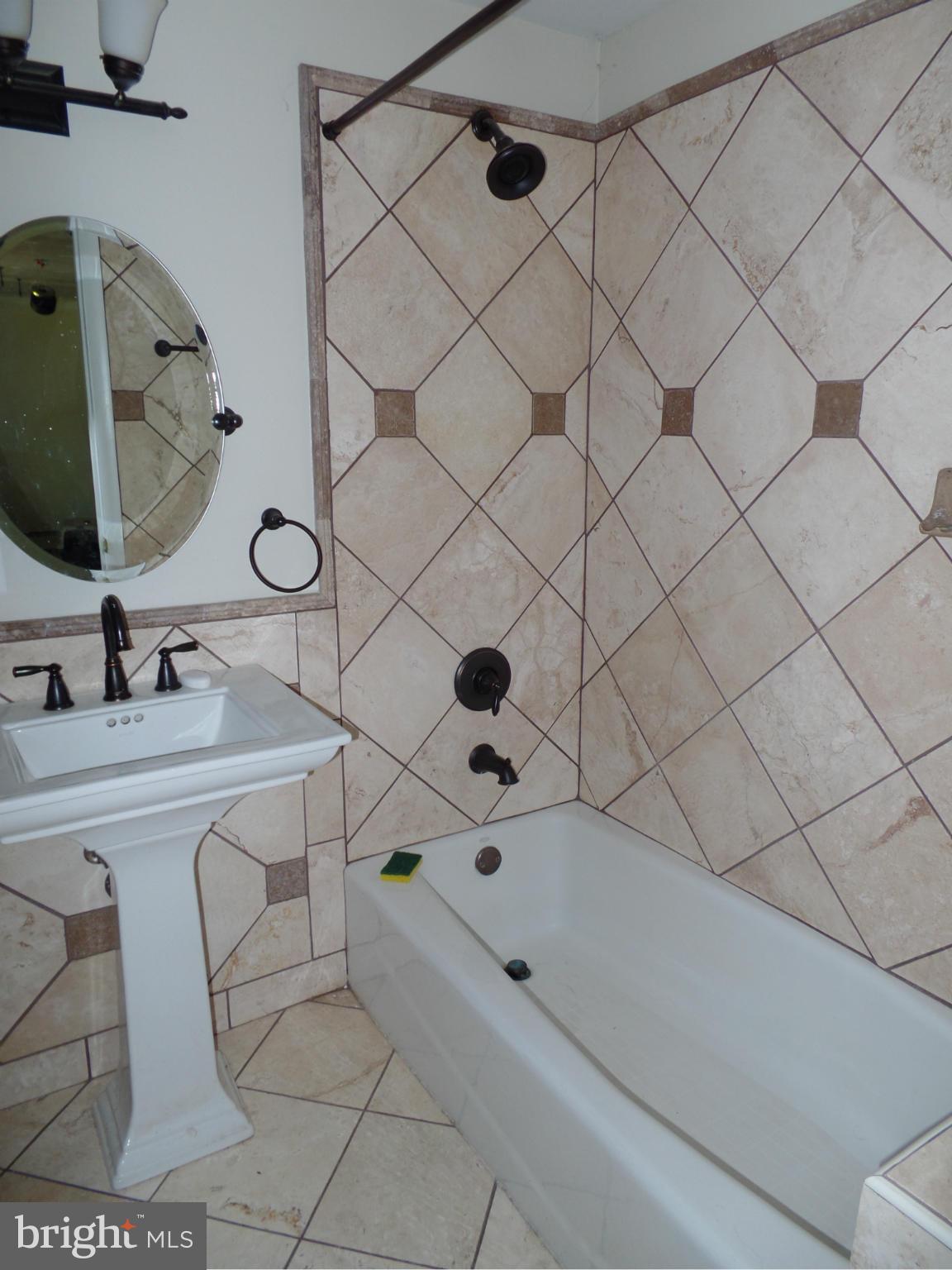 LEEHIGH VILLAGE - Residential Lease