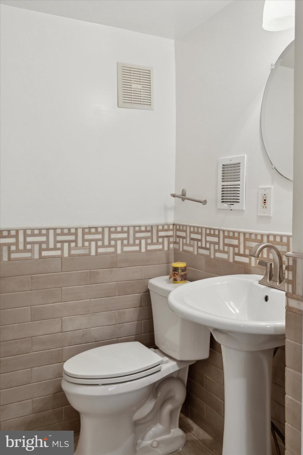 WILLOW GROVE - Residential Lease