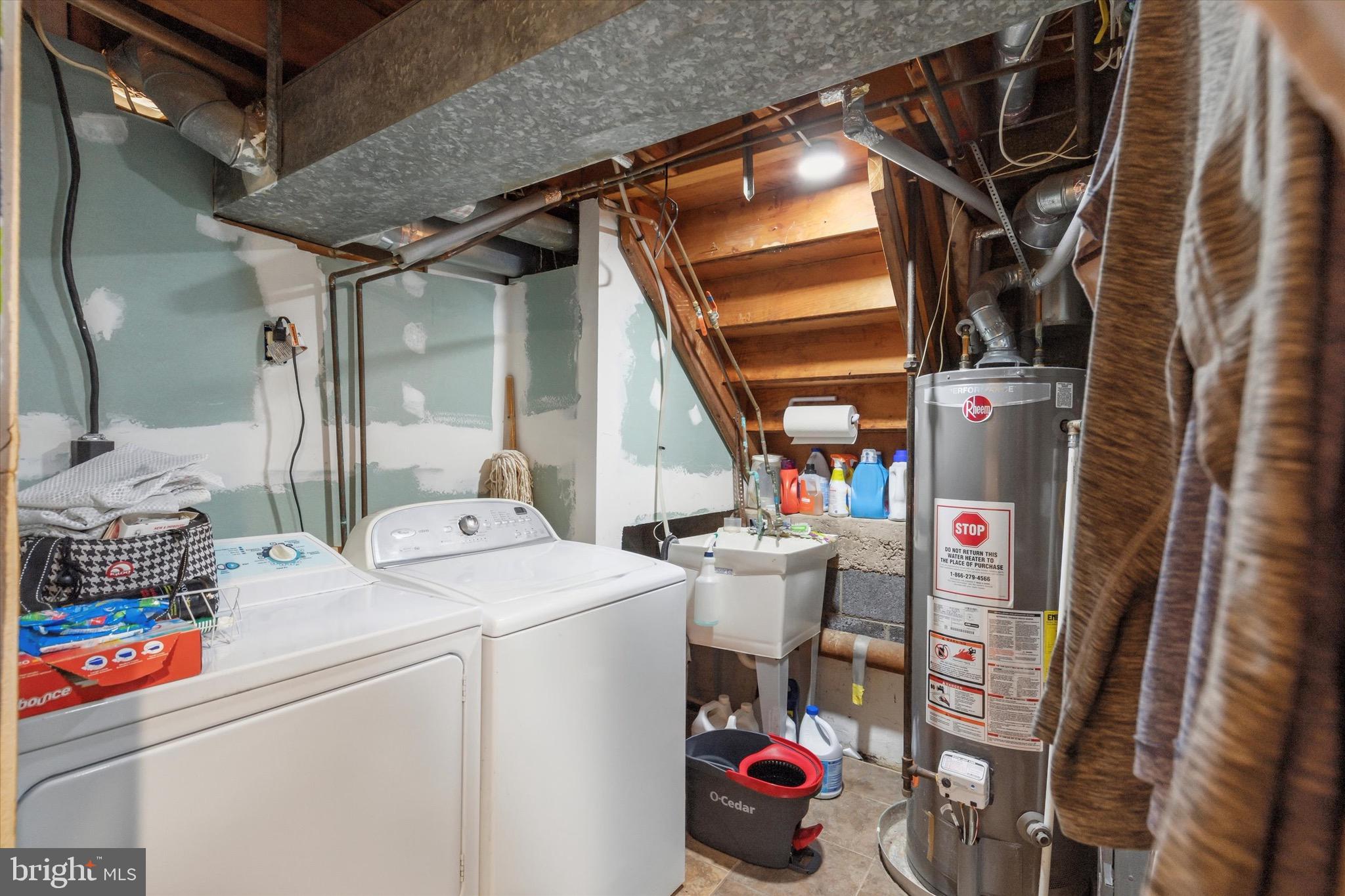 WILLOW GROVE - Residential Lease