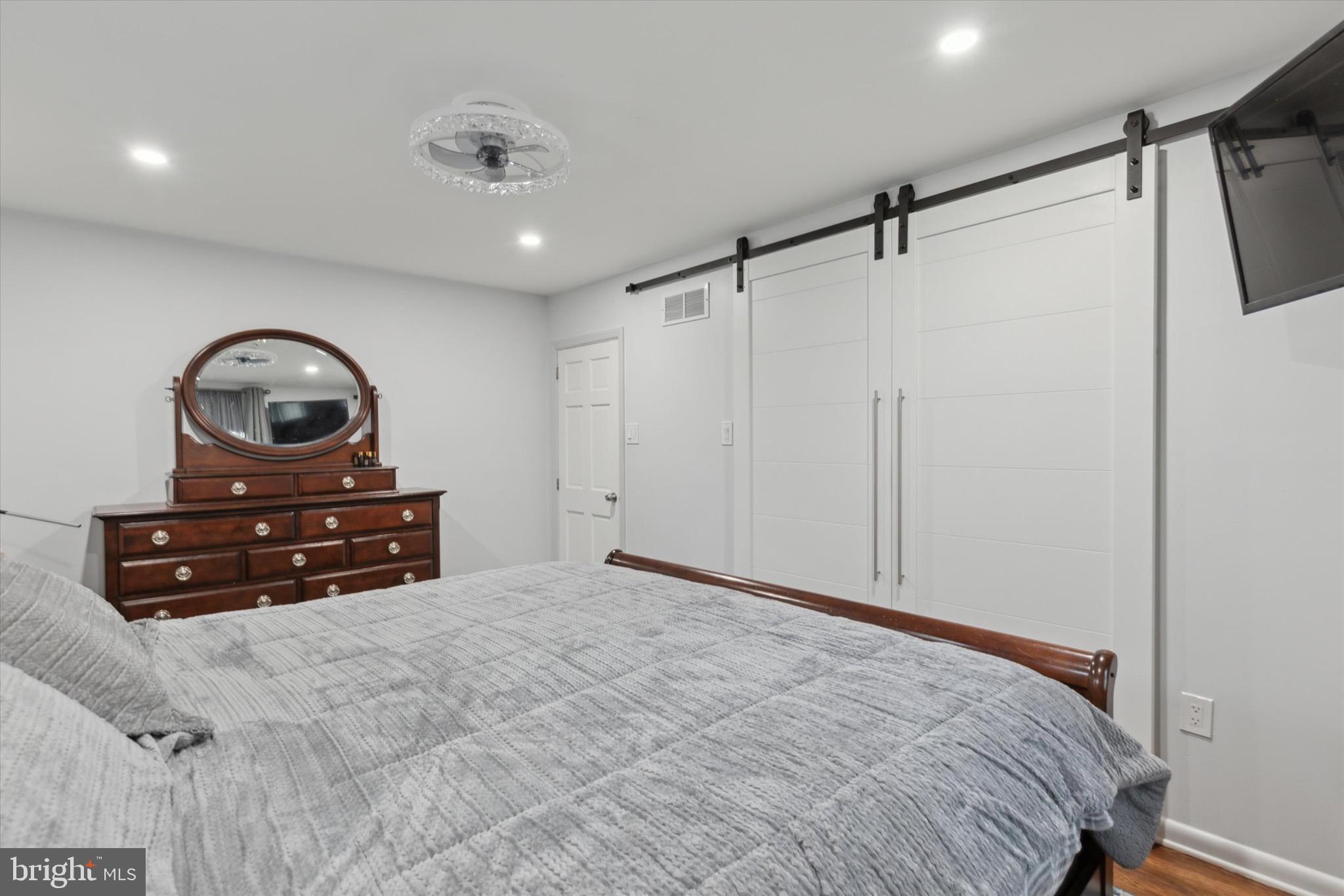 WILLOW GROVE - Residential Lease