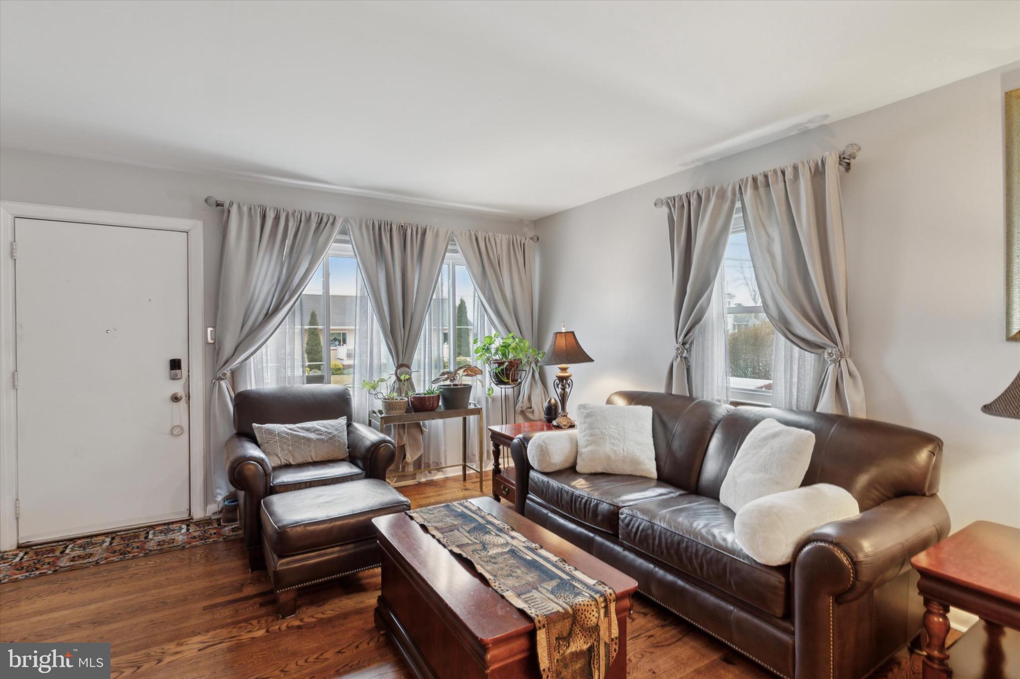 WILLOW GROVE - Residential Lease