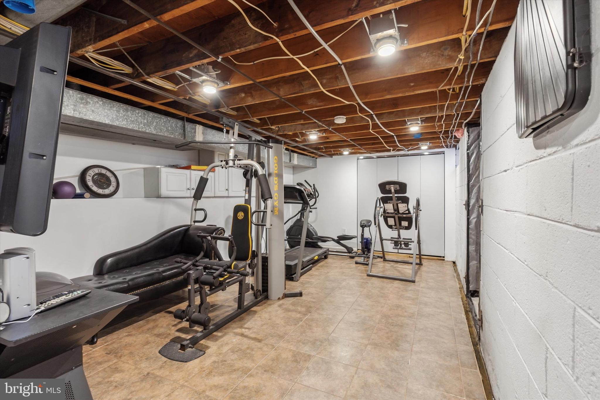 WILLOW GROVE - Residential Lease