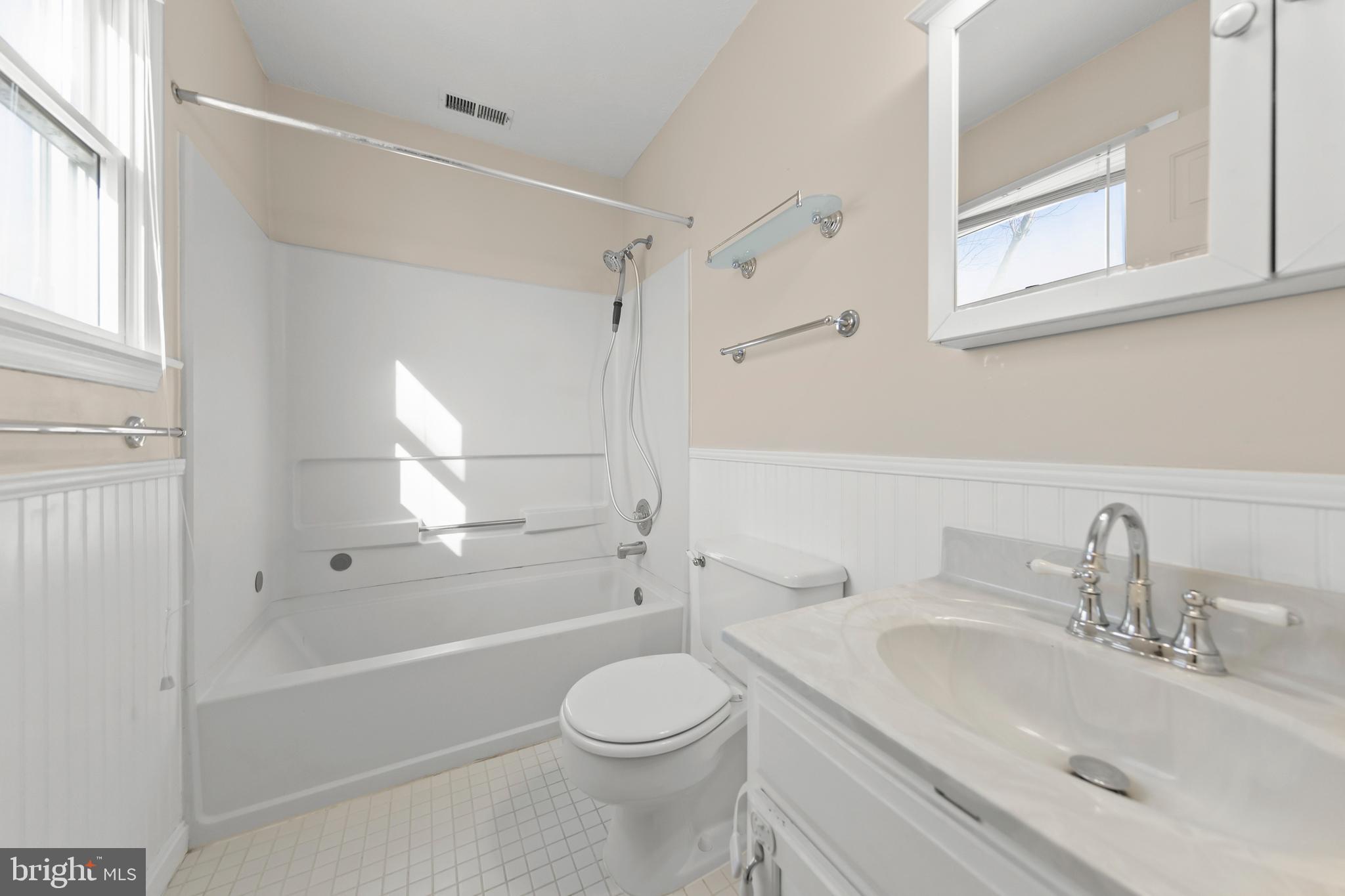 ALBIN VILLAGE - Residential