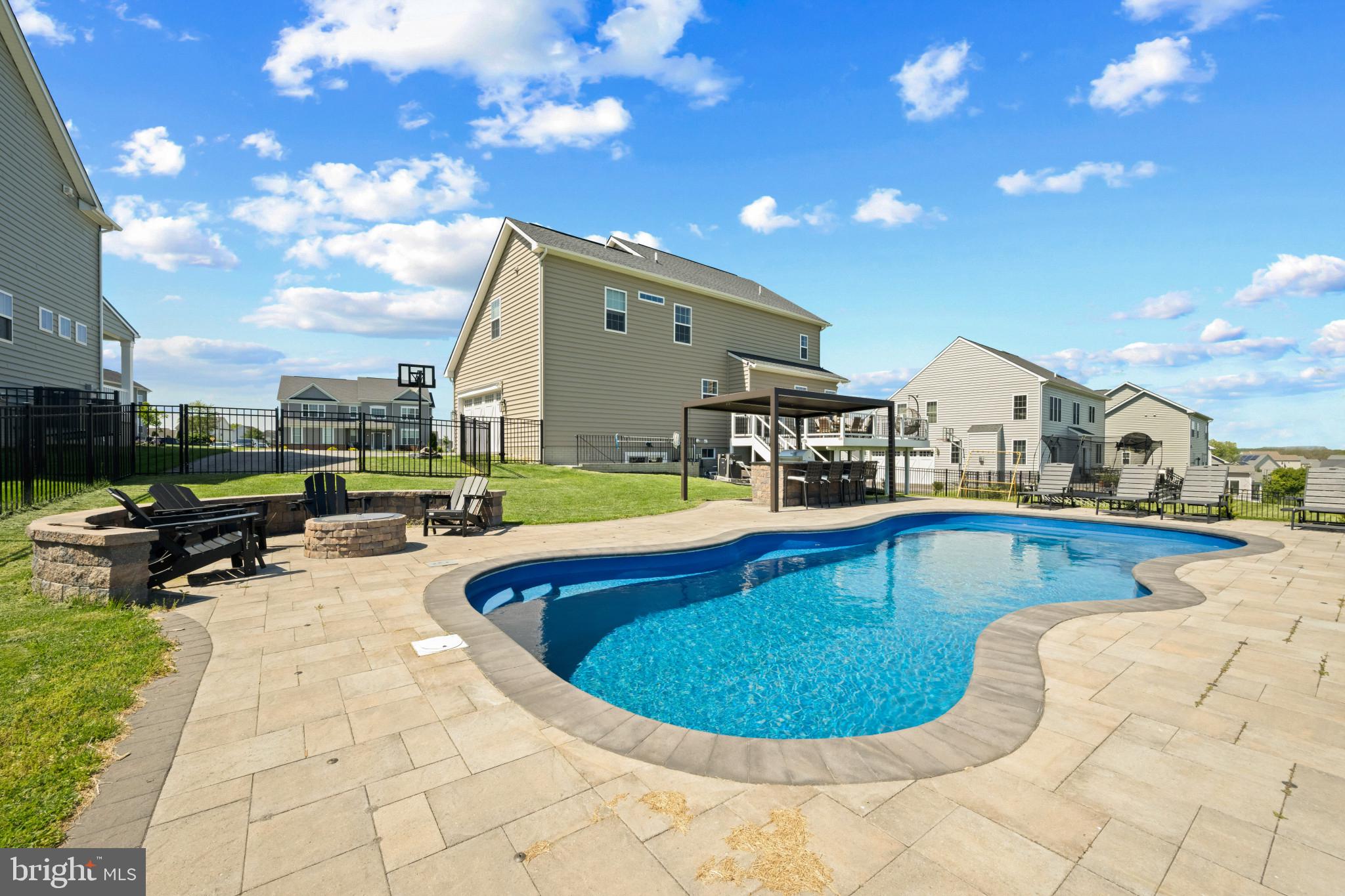 ROYAL OAKS - Residential