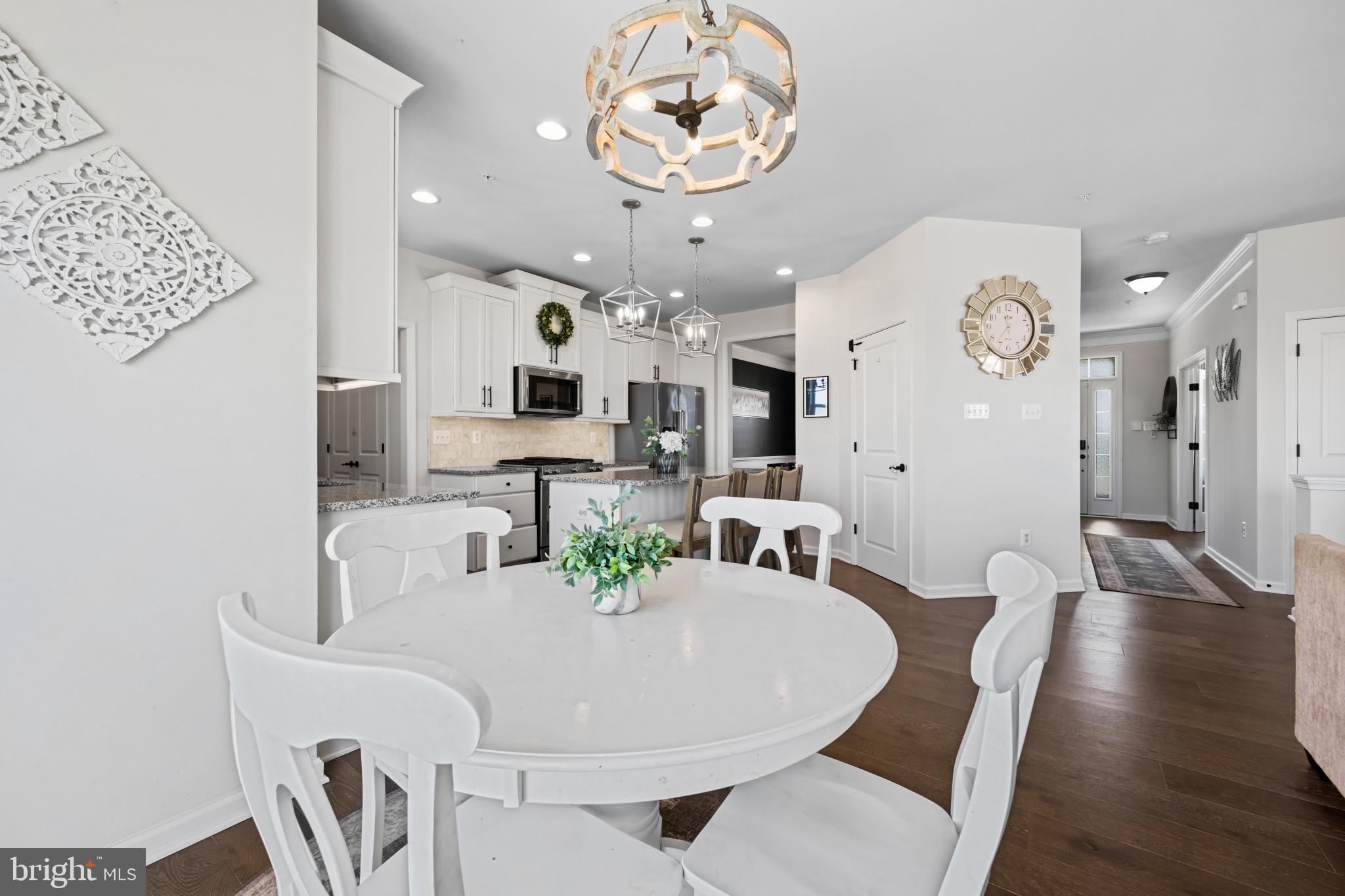 ROYAL OAKS - Residential