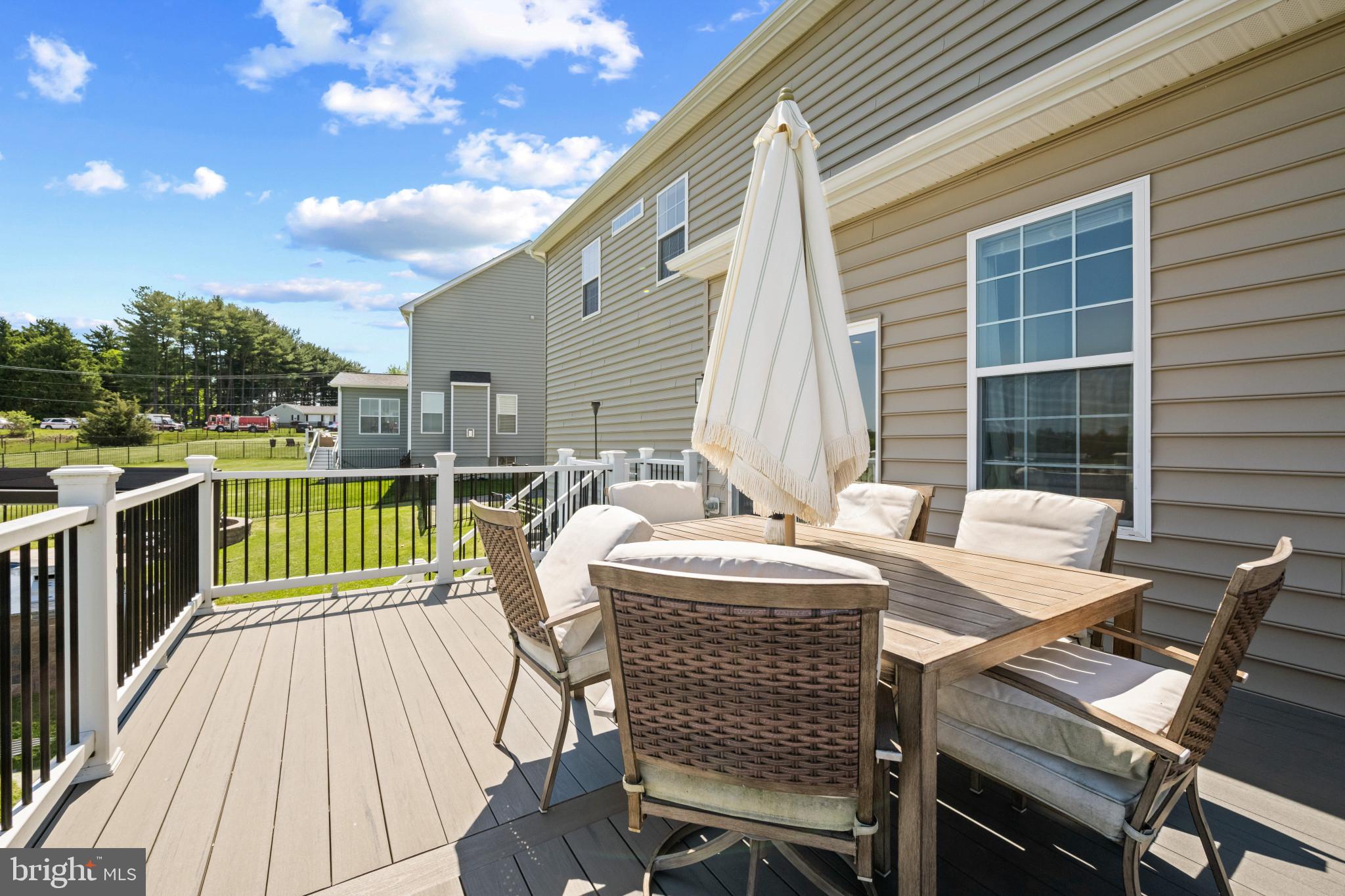 ROYAL OAKS - Residential