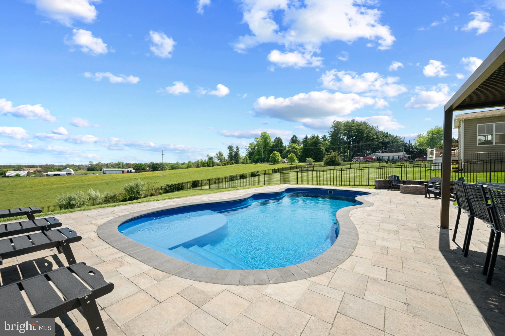 ROYAL OAKS - Residential