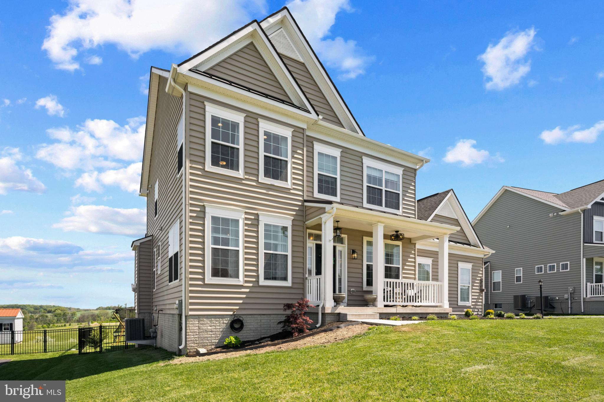 ROYAL OAKS - Residential