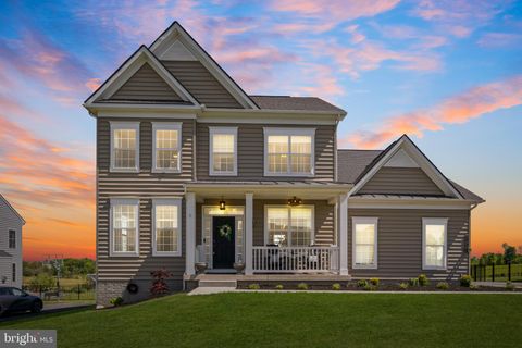 Photo of 504 Isaac Russell St, NEW MARKET, MD 21774 (MLS # MDFR2081056)