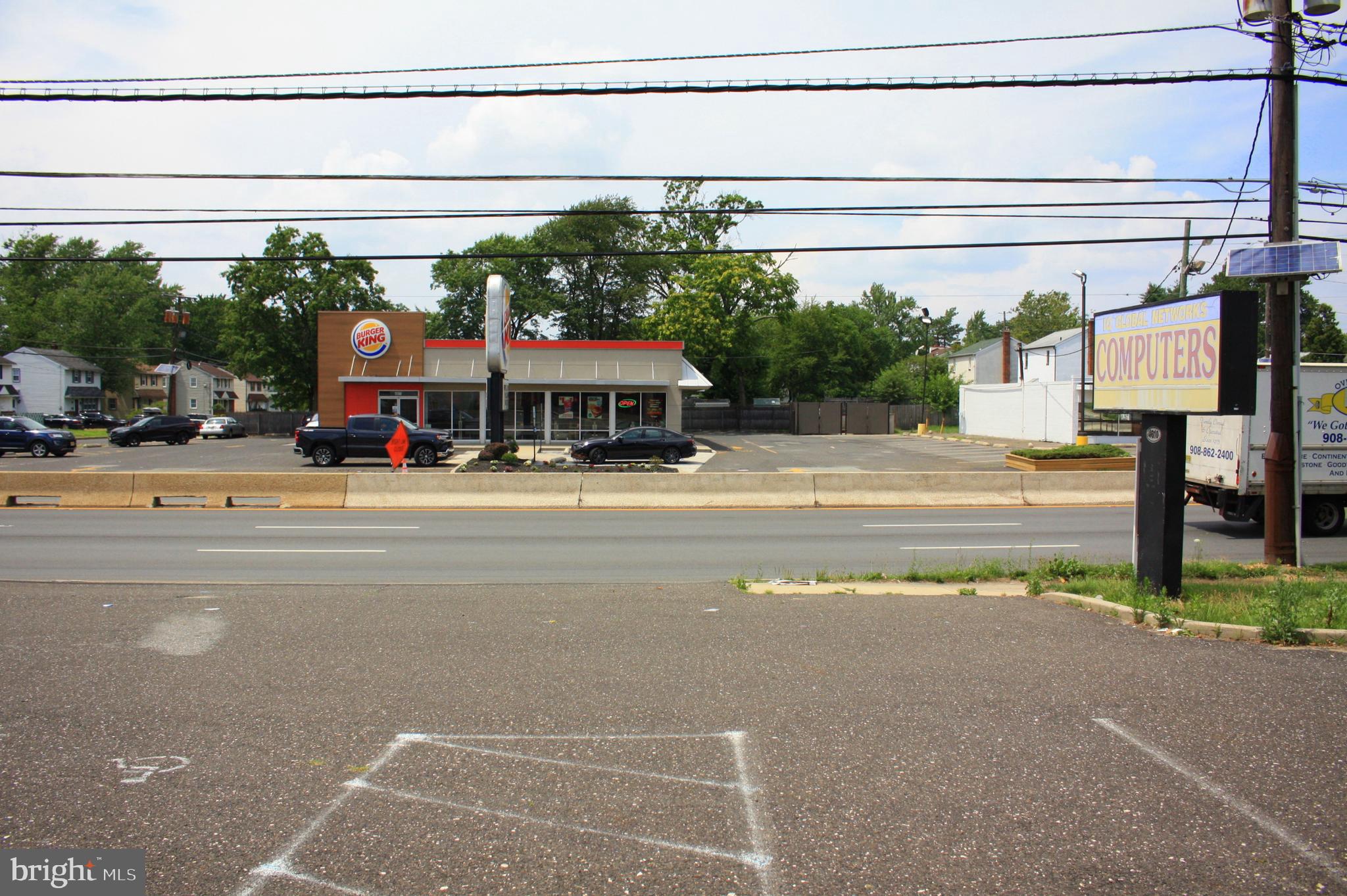 4810 & 4818 N CRESCENT BOULEVARD