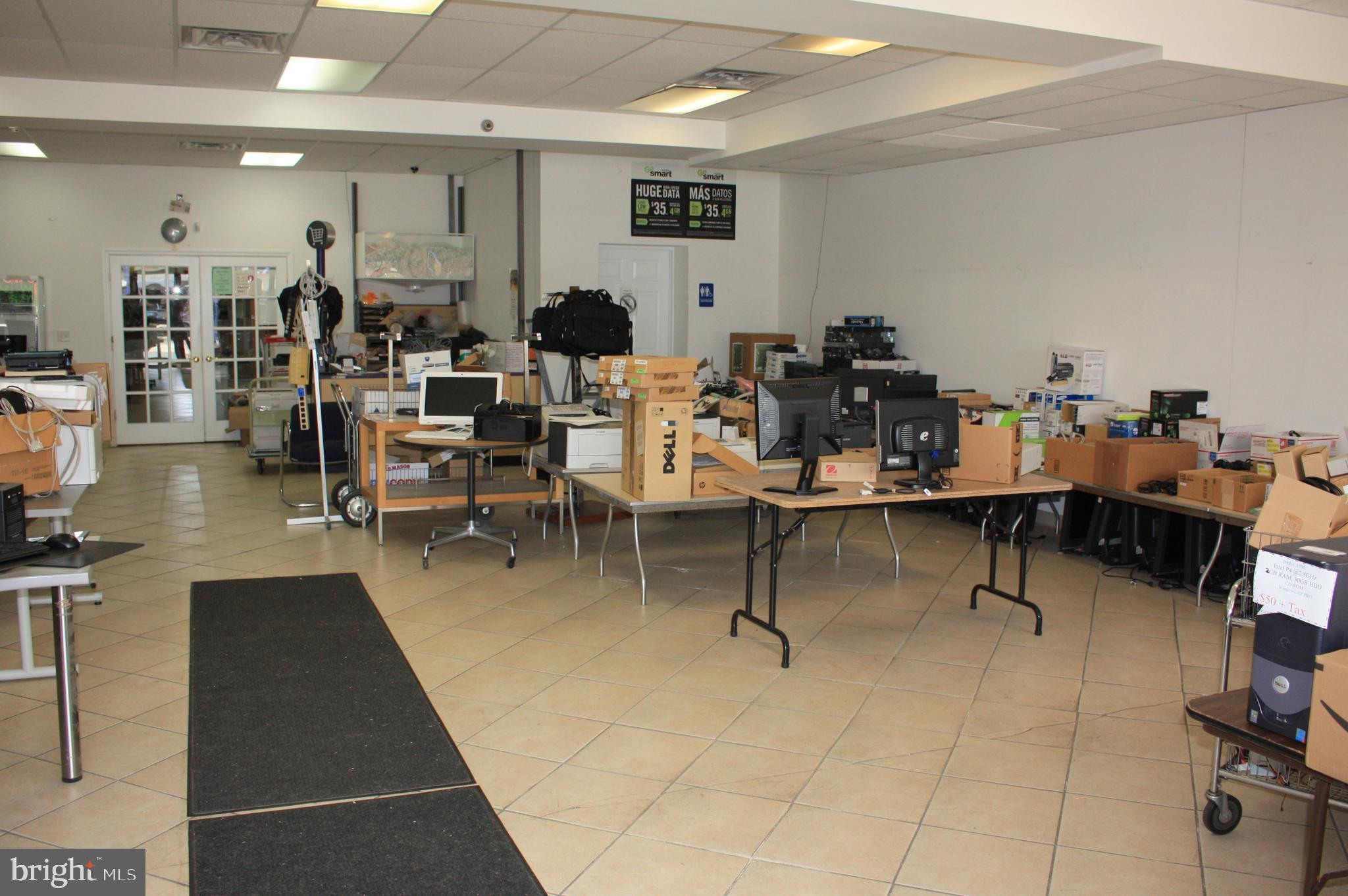 4810 & 4818 N CRESCENT BOULEVARD