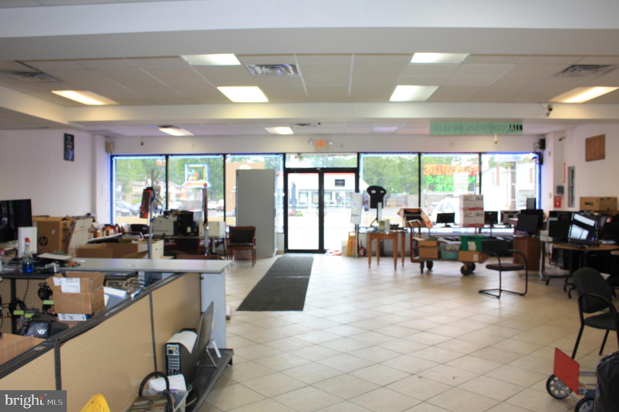 4810 & 4818 N CRESCENT BOULEVARD