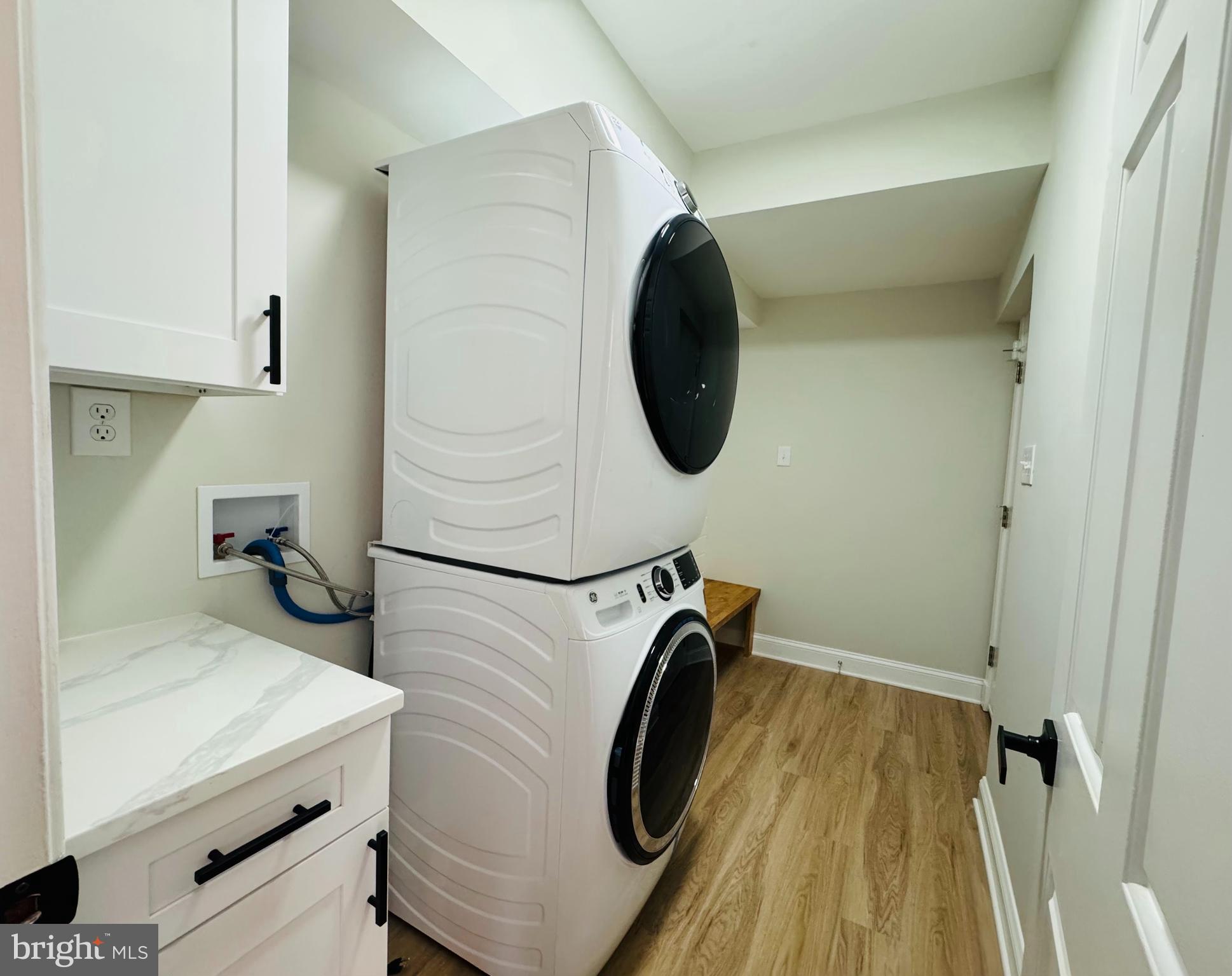 FLINTRIDGE - Residential