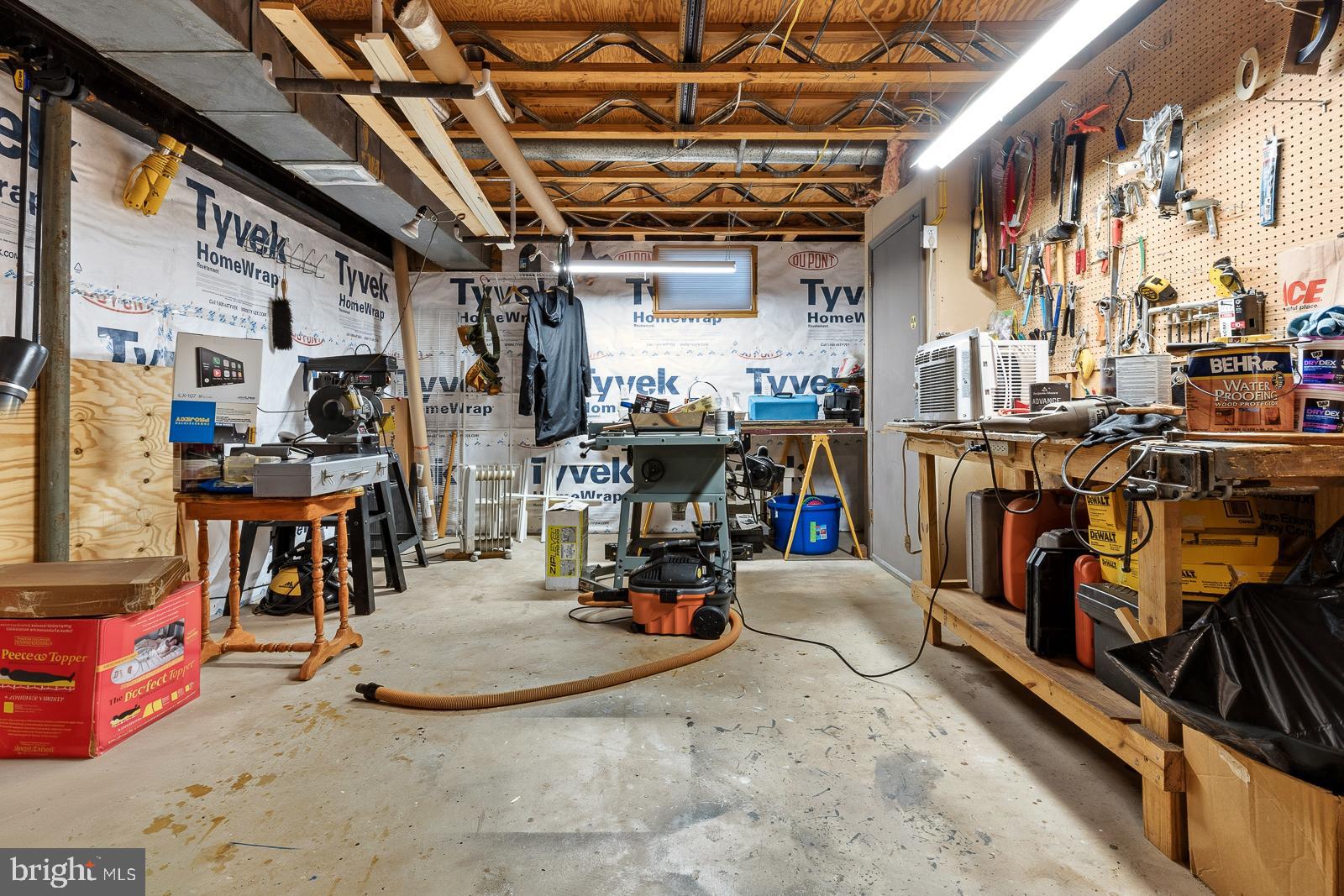 MONTPELIER - Residential