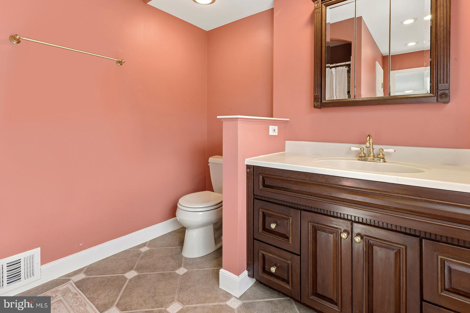 MONTPELIER - Residential