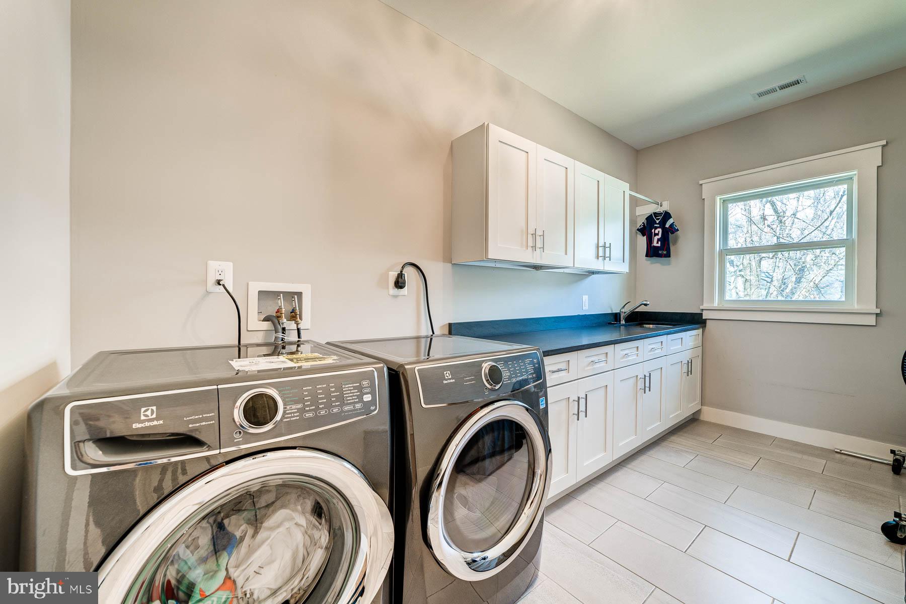 VIENNA WOODS - Residential