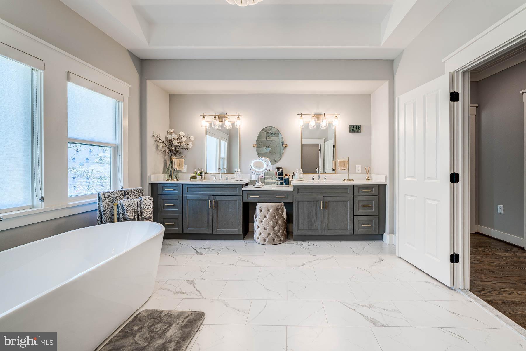 VIENNA WOODS - Residential