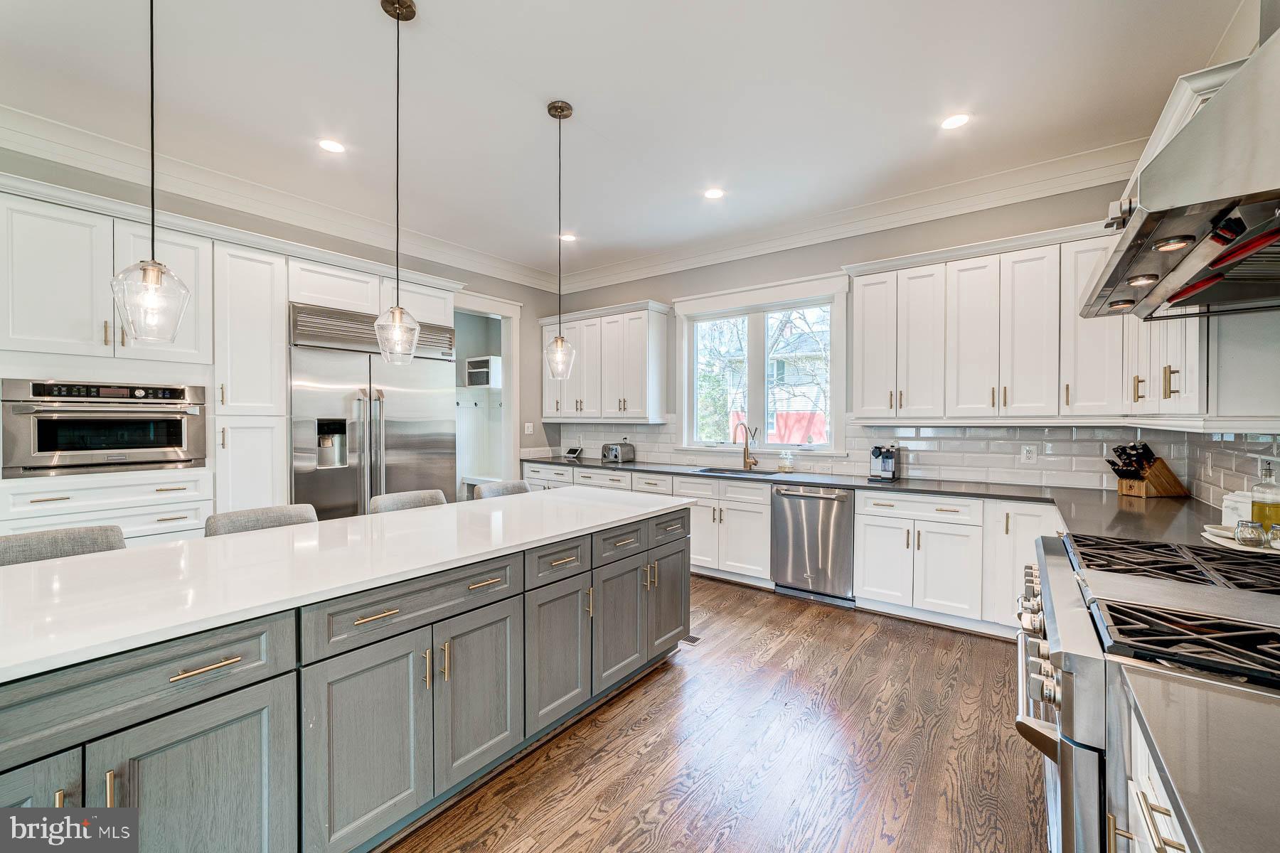 VIENNA WOODS - Residential