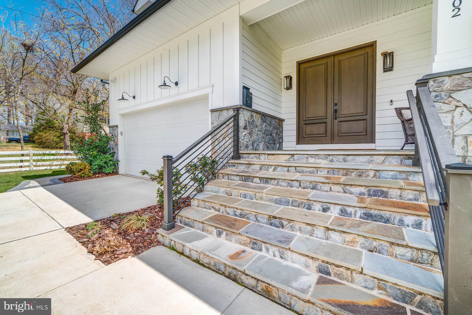 VIENNA WOODS - Residential