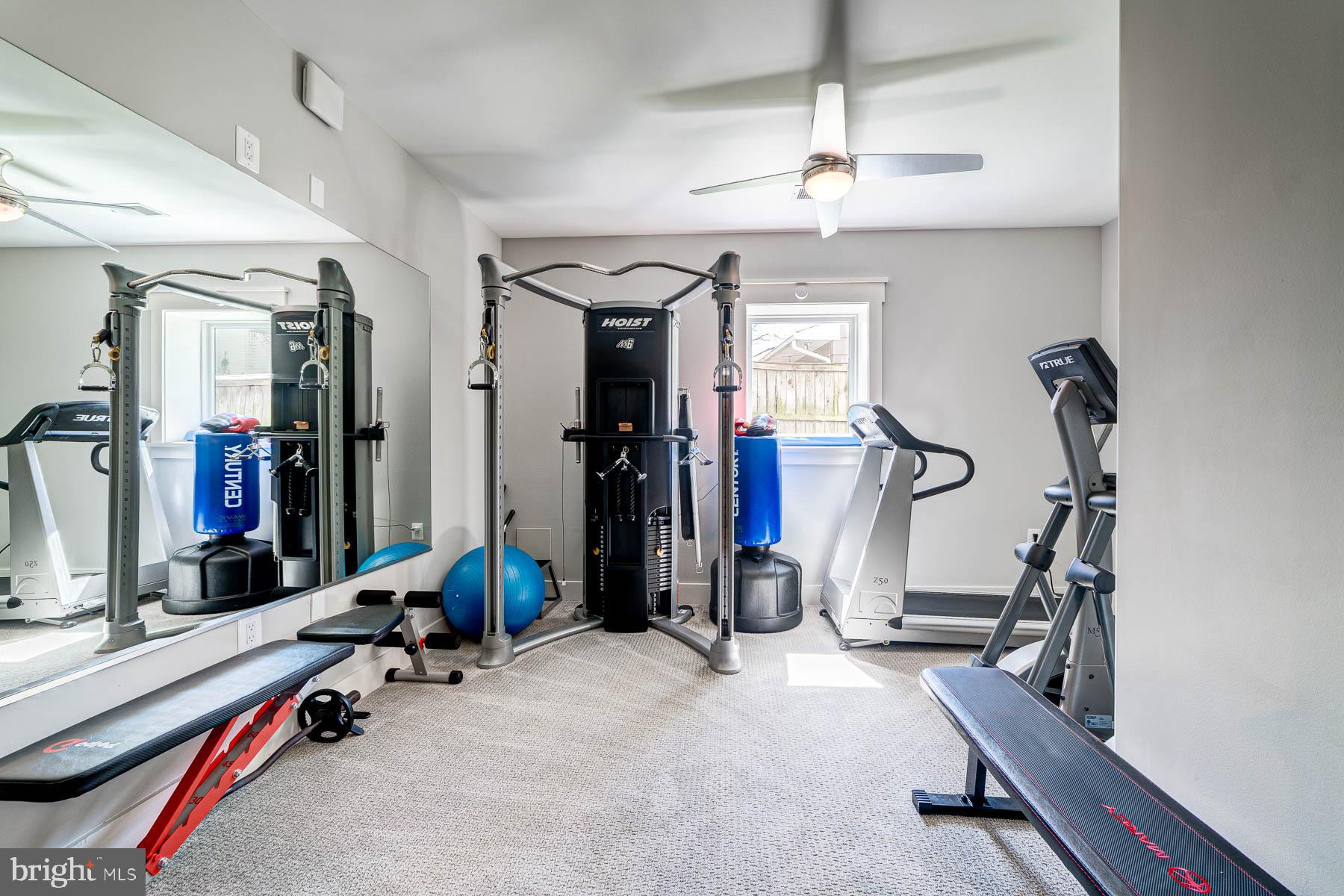 VIENNA WOODS - Residential