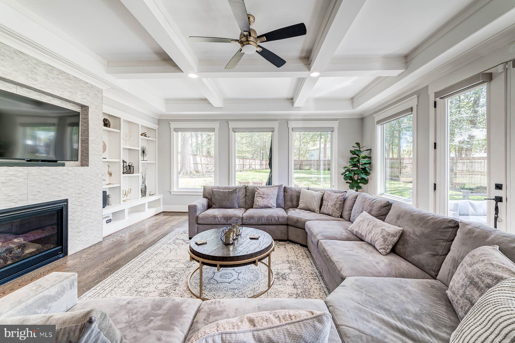 VIENNA WOODS - Residential