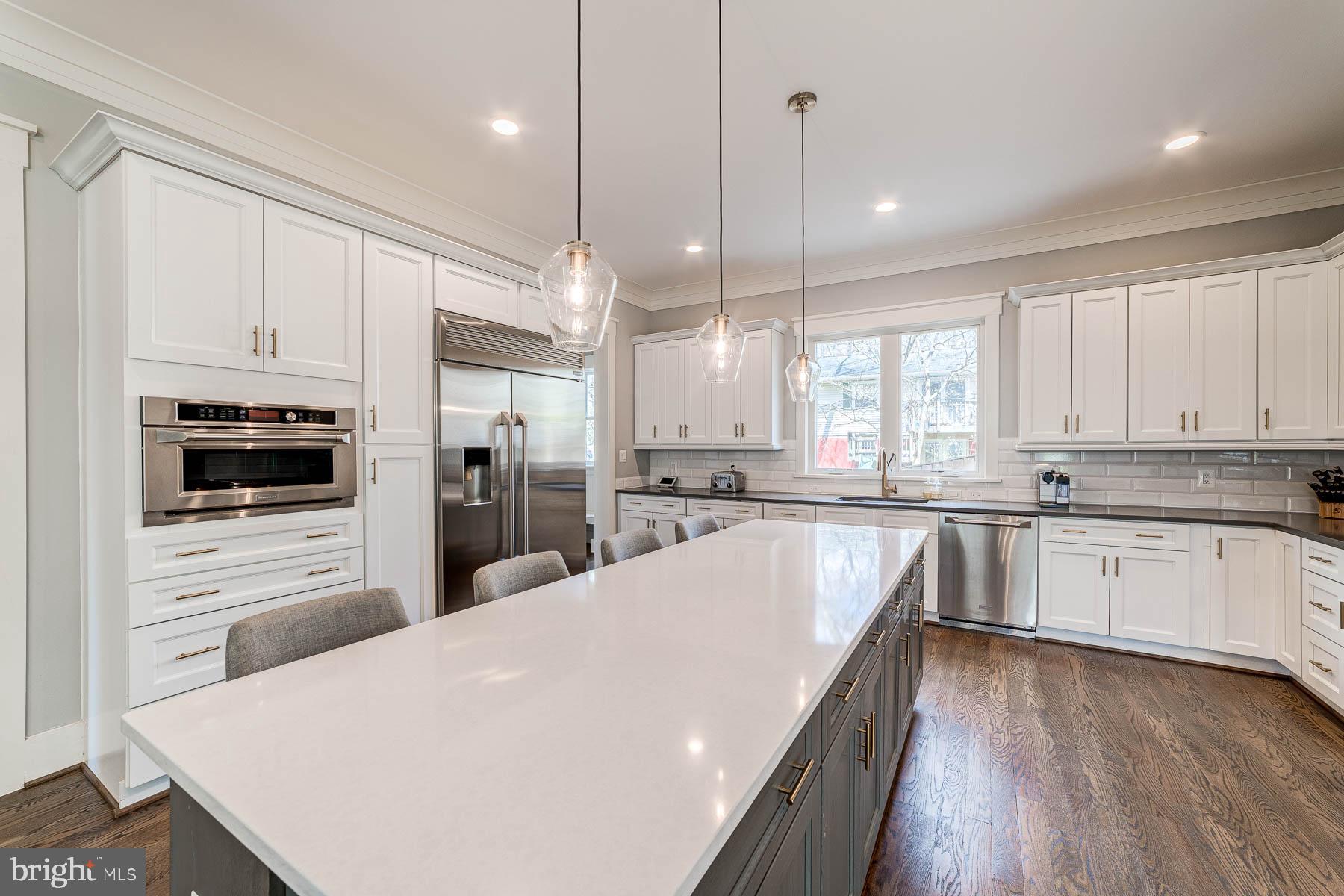 VIENNA WOODS - Residential