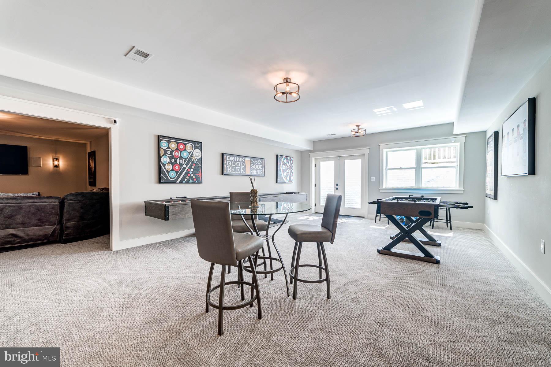 VIENNA WOODS - Residential