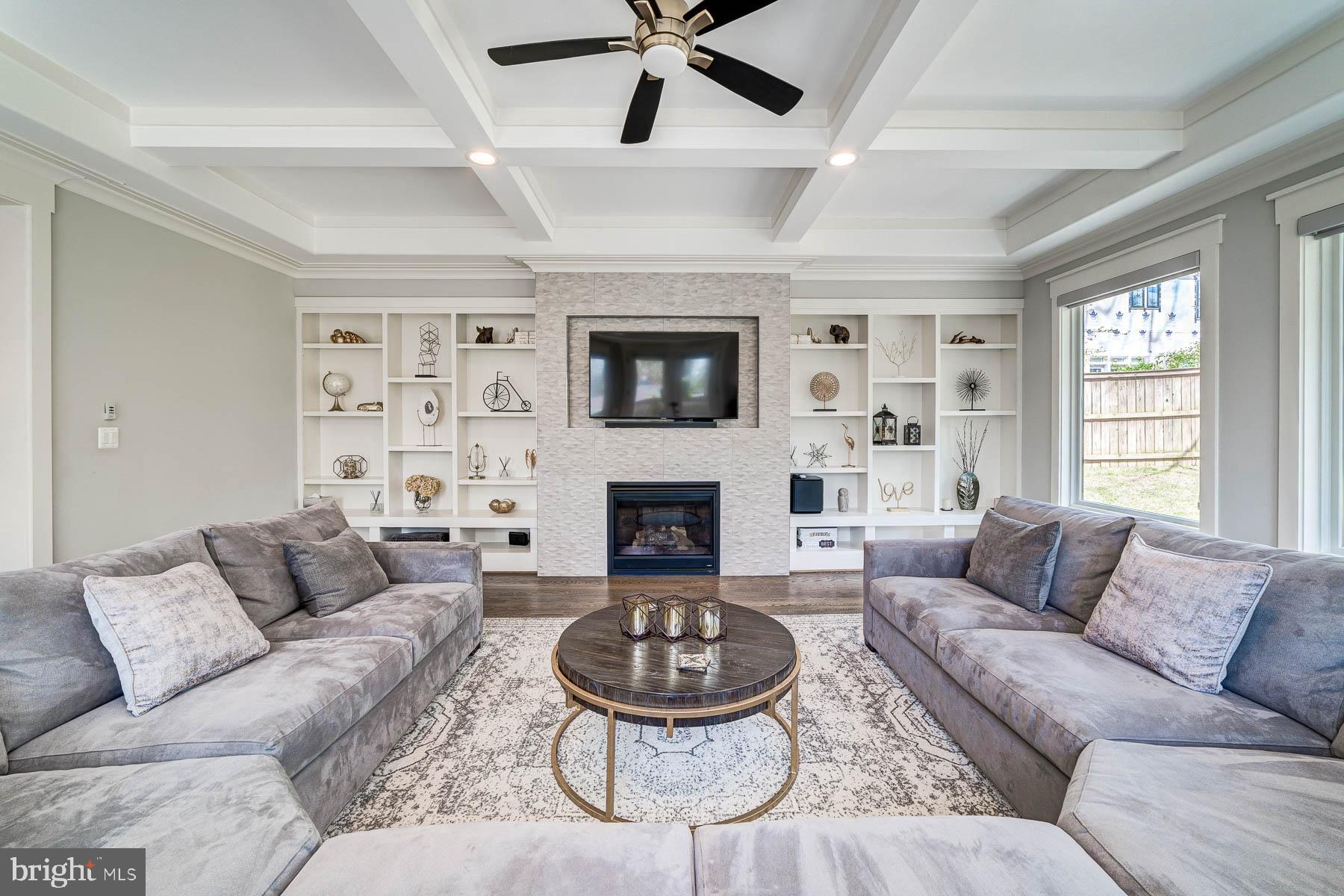 VIENNA WOODS - Residential