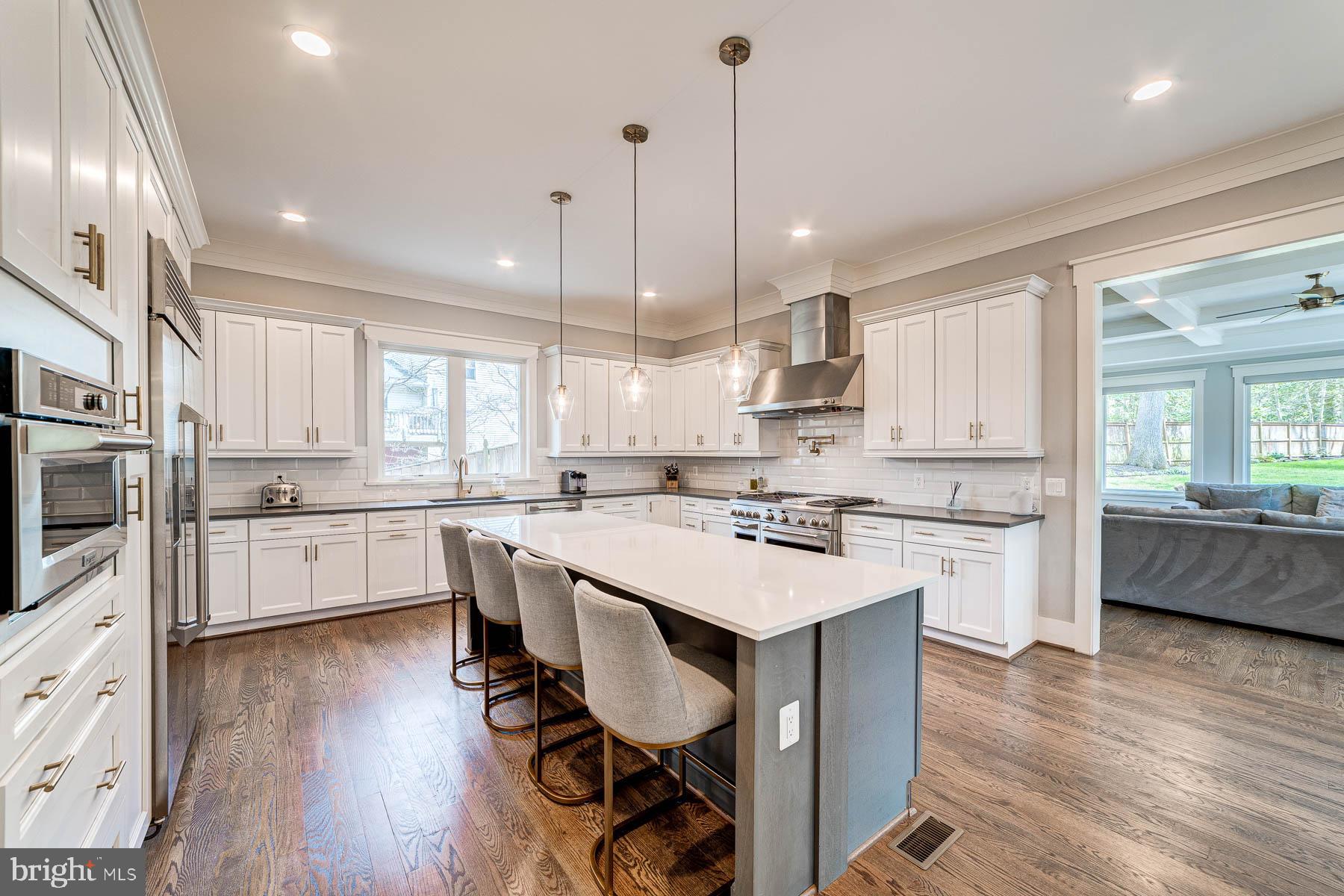 VIENNA WOODS - Residential