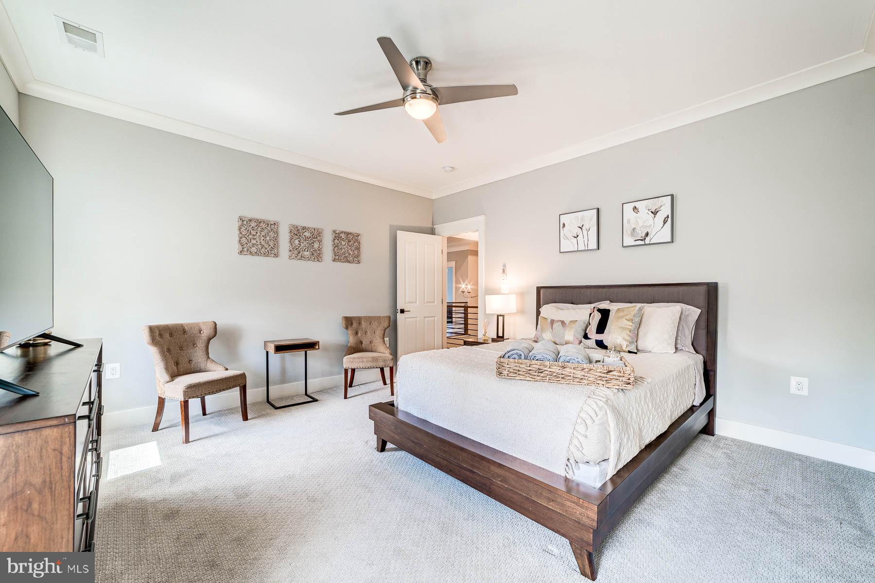 VIENNA WOODS - Residential