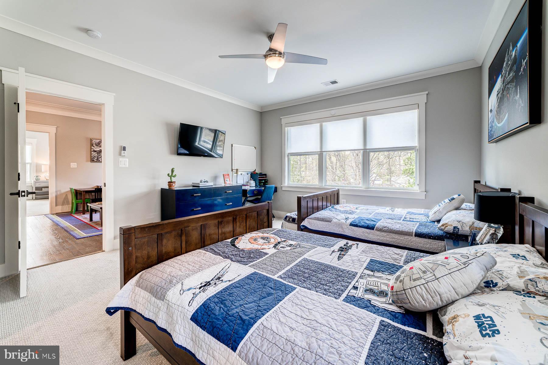 VIENNA WOODS - Residential